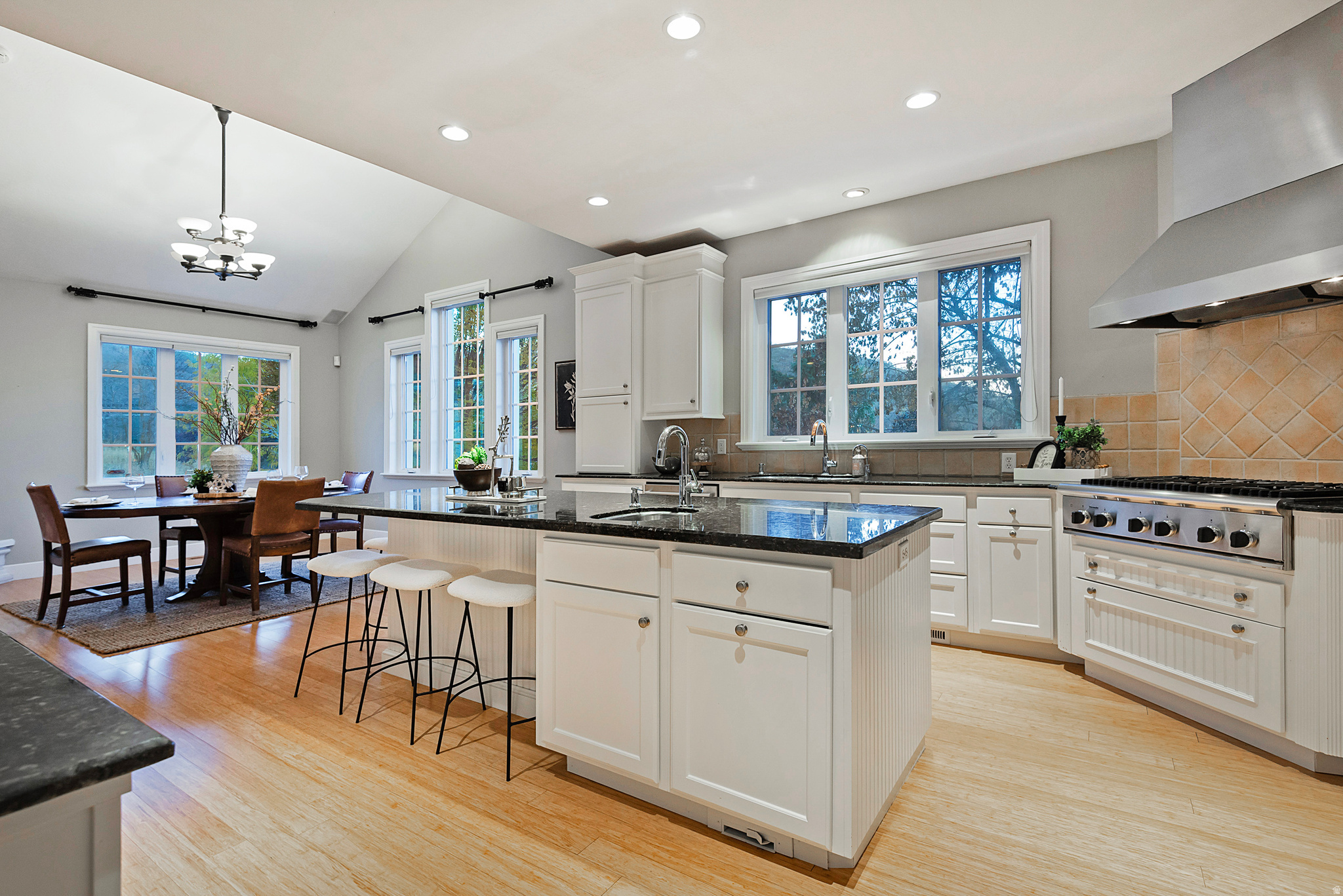 302 SUMMERMEADOW CIR