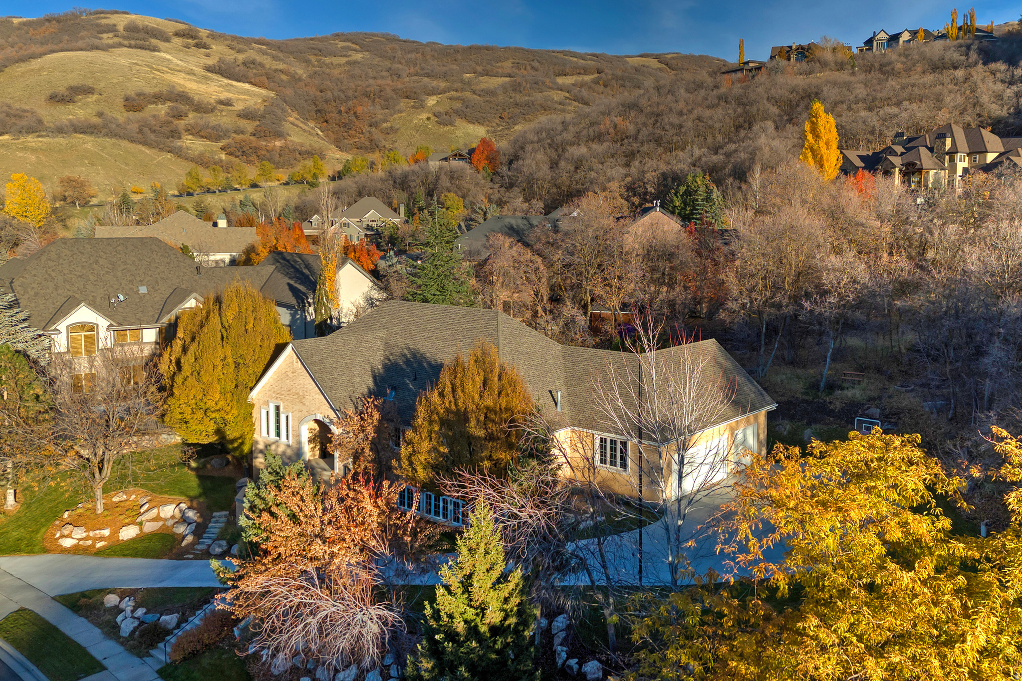302 SUMMERMEADOW CIR
