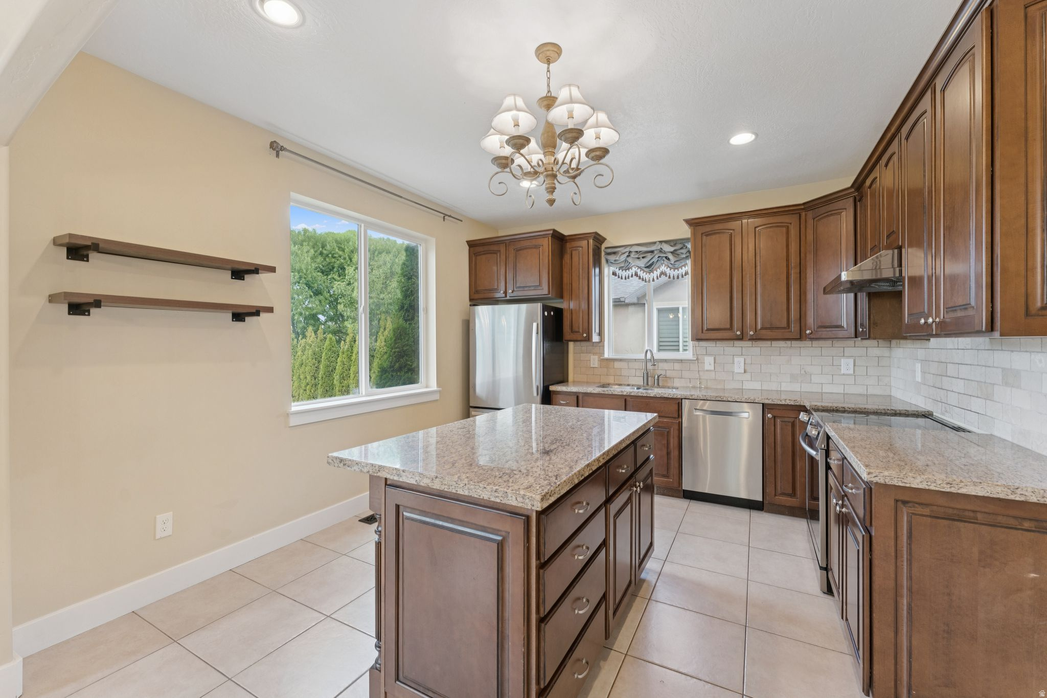 2886 N DESERT FOREST LN