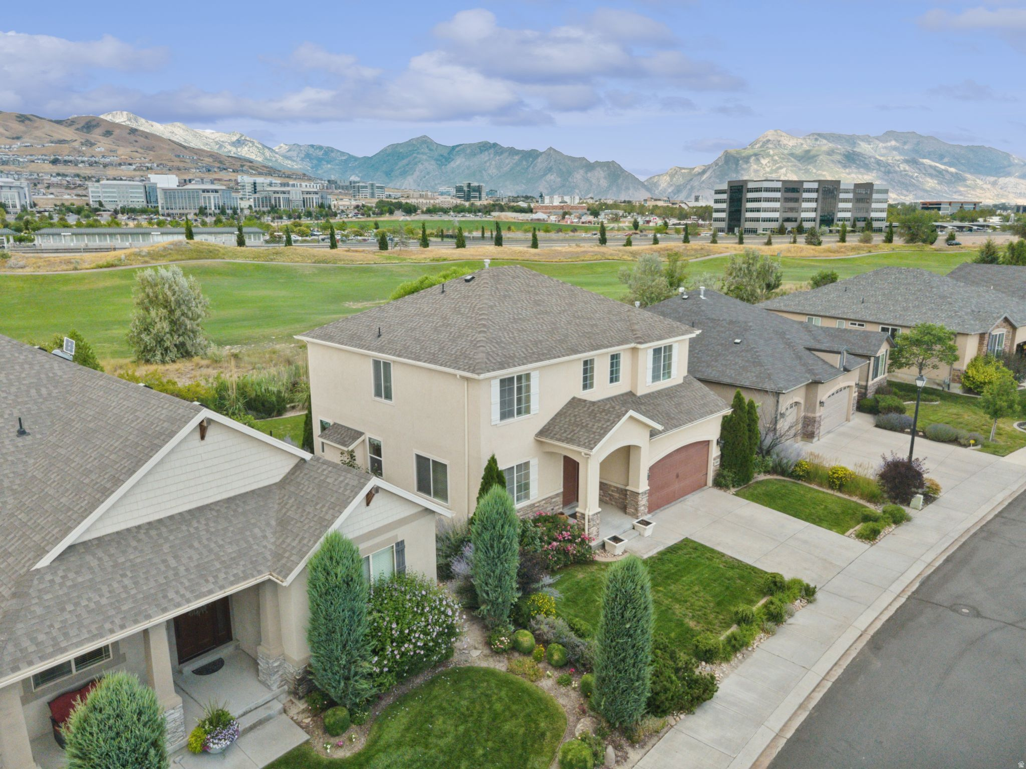 2886 N DESERT FOREST LN