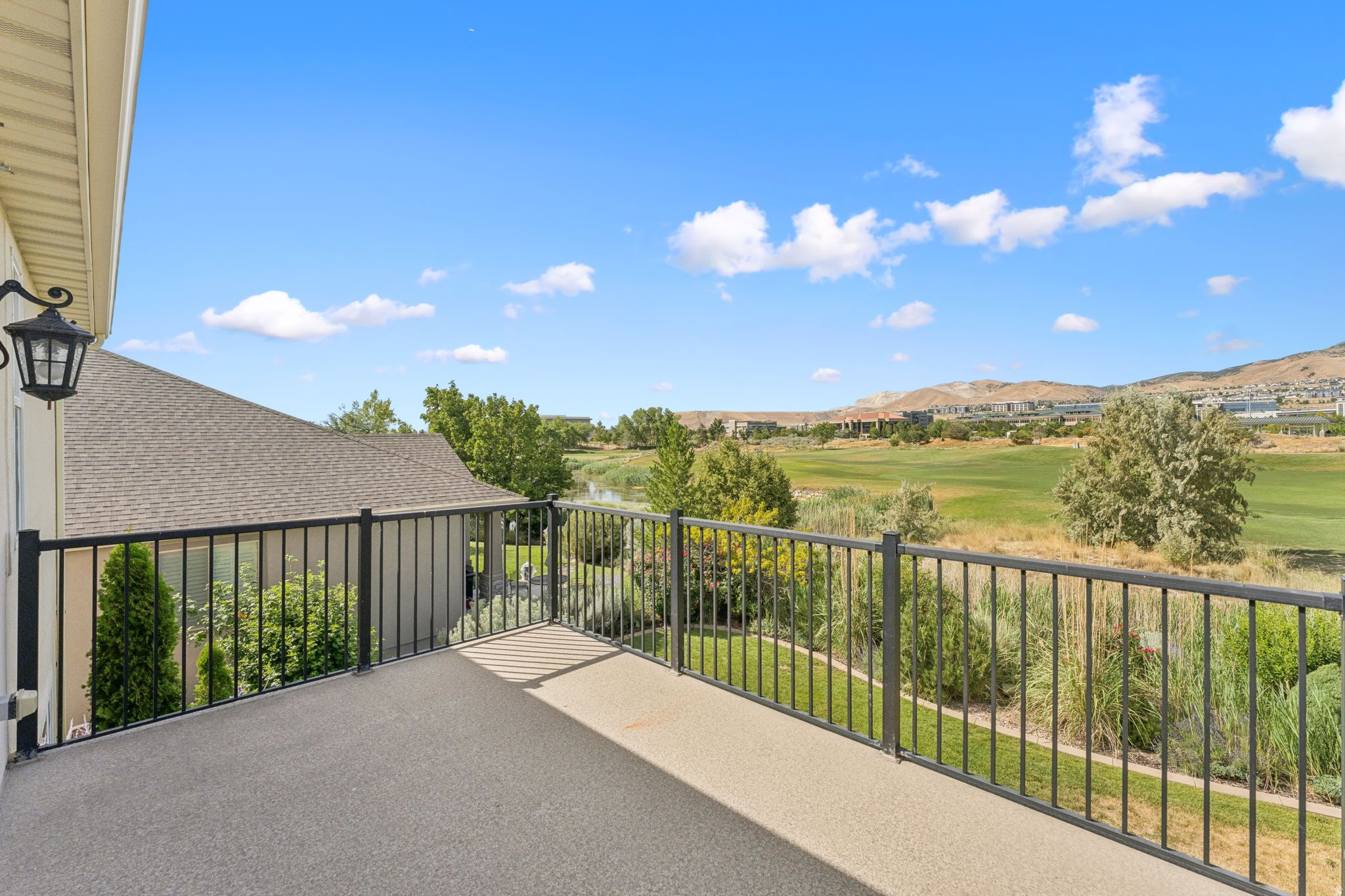 2886 N DESERT FOREST LN