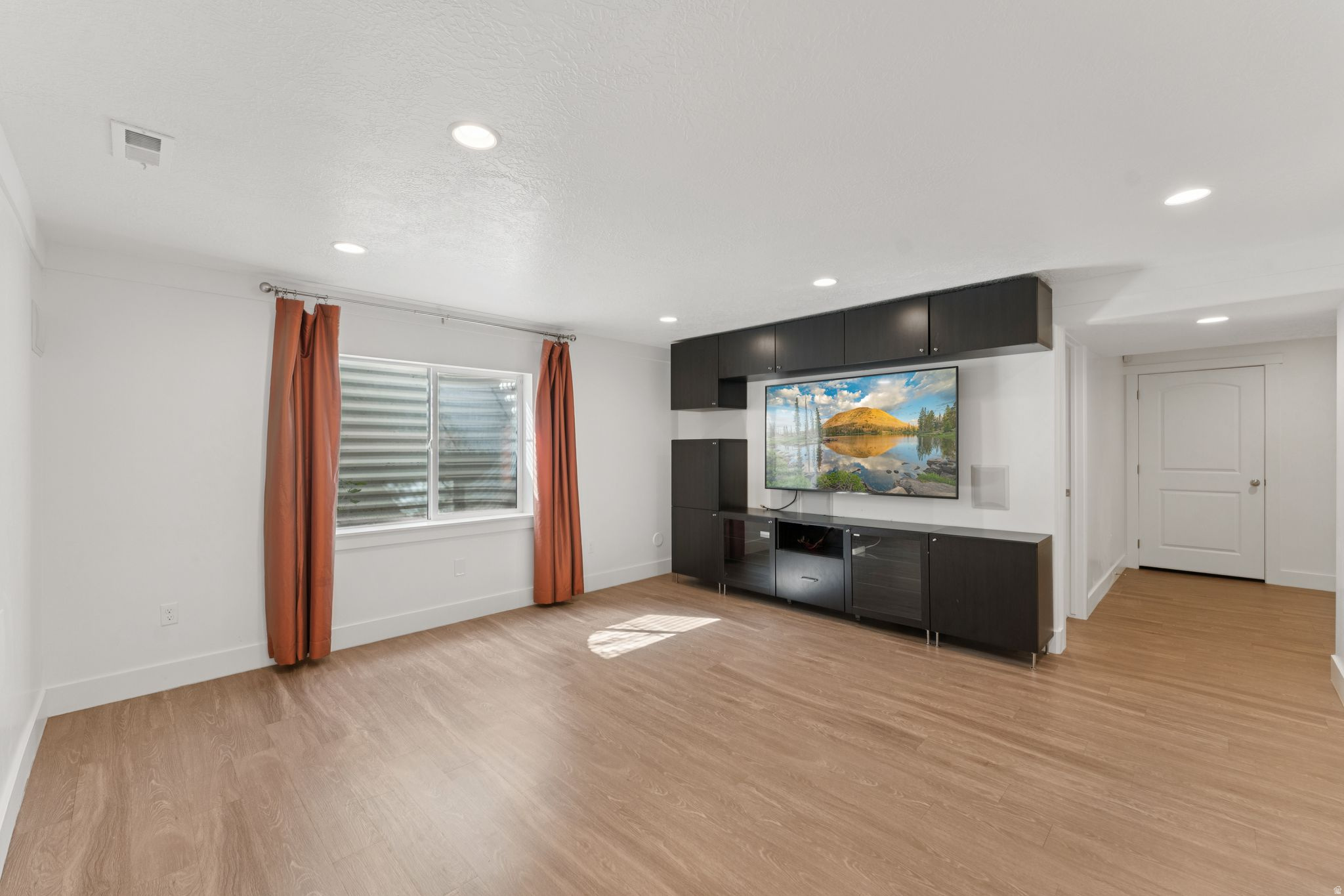 2886 N DESERT FOREST LN