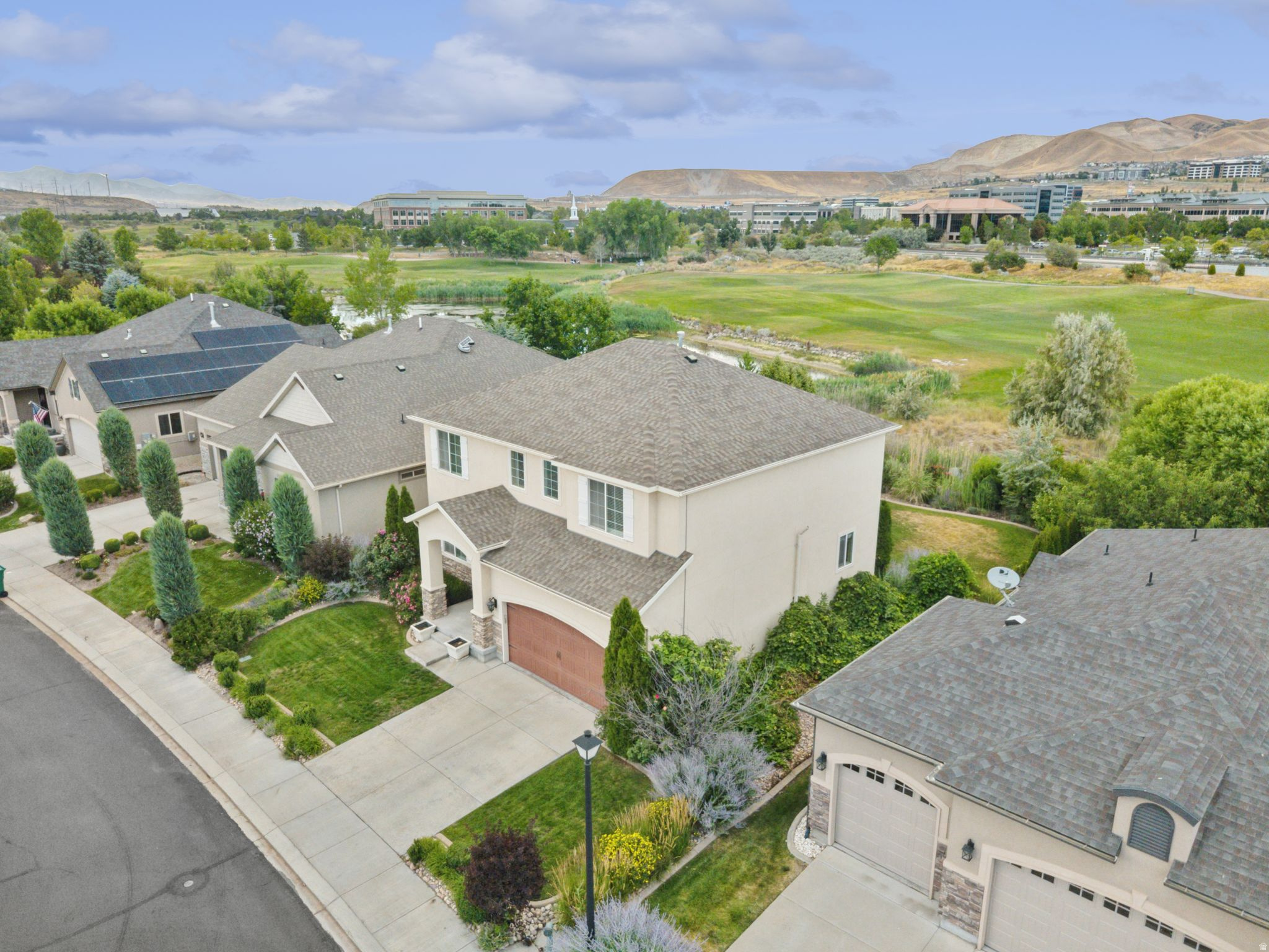 2886 N DESERT FOREST LN