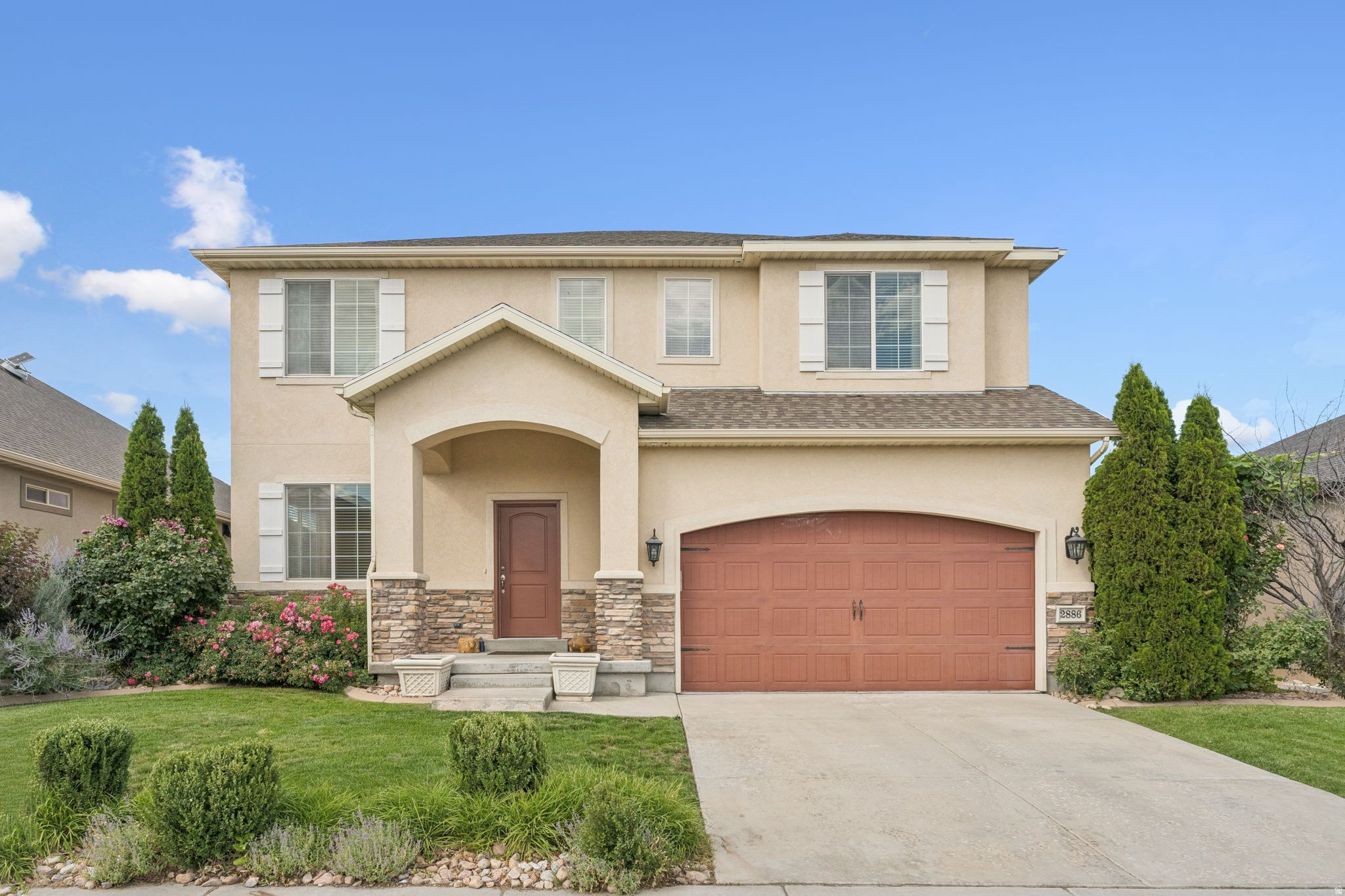 2886 N DESERT FOREST LN
