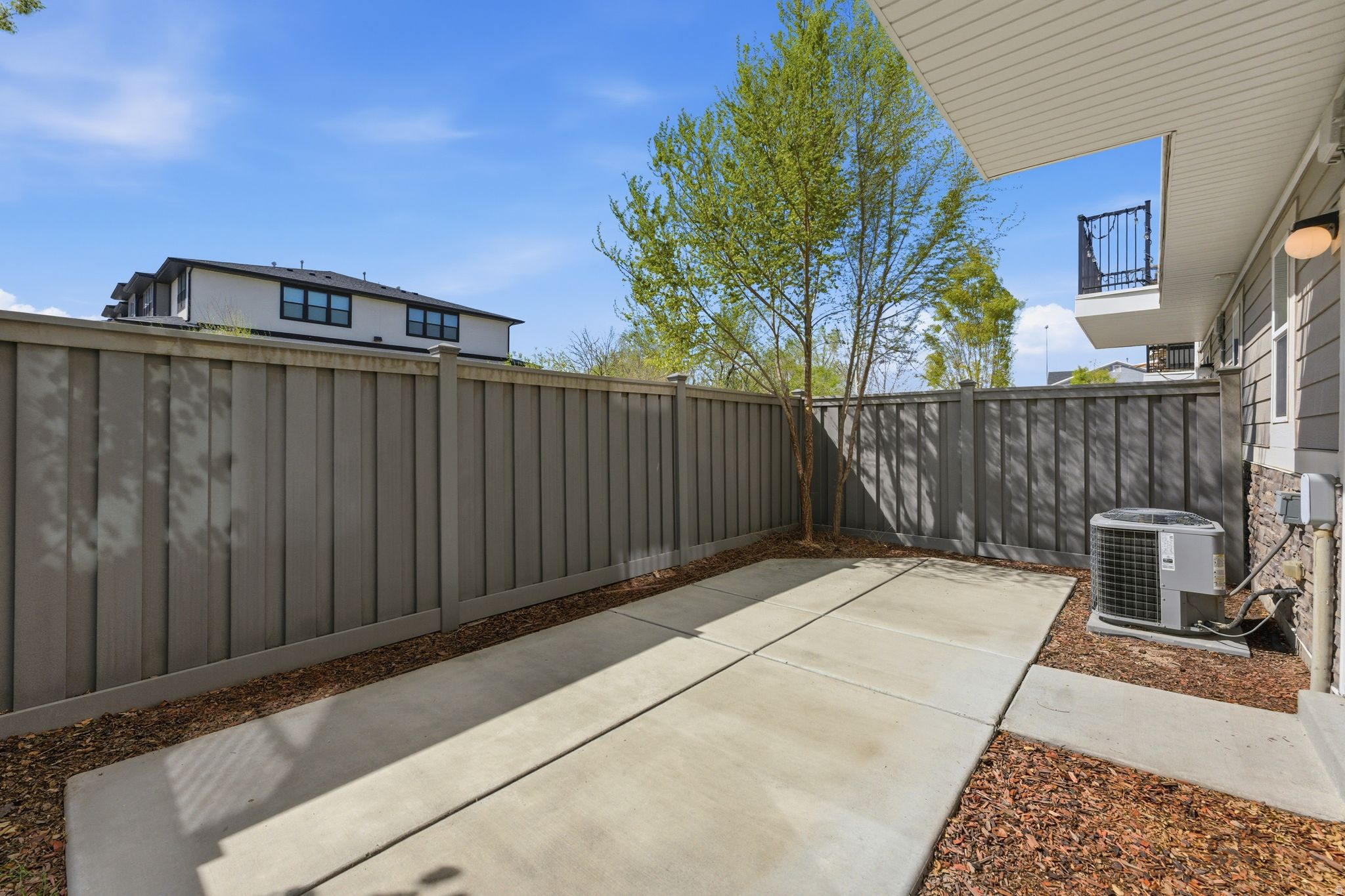 74 E GOLDEN PRIVET DR