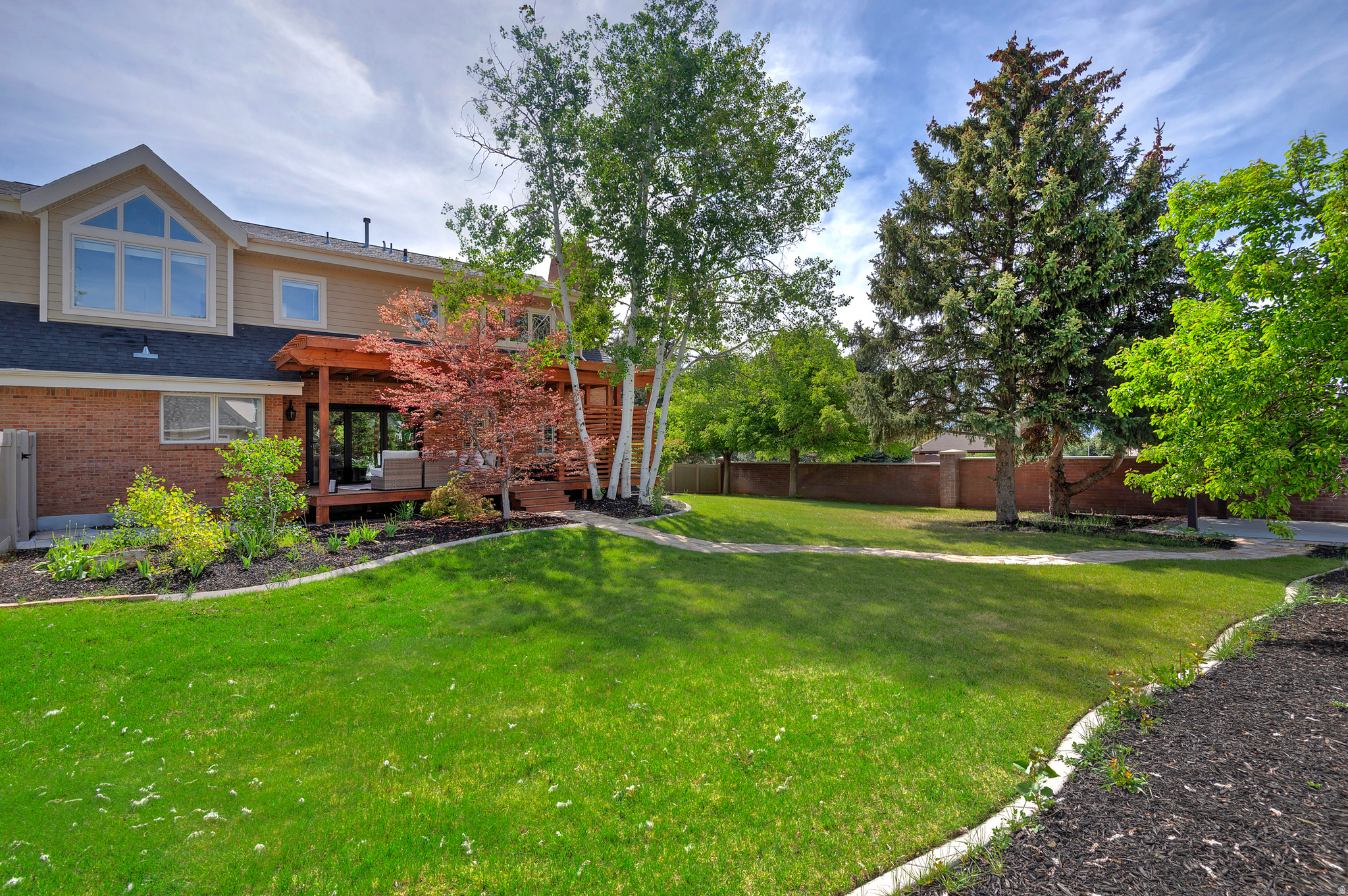 16 E GATEHOUSE LN