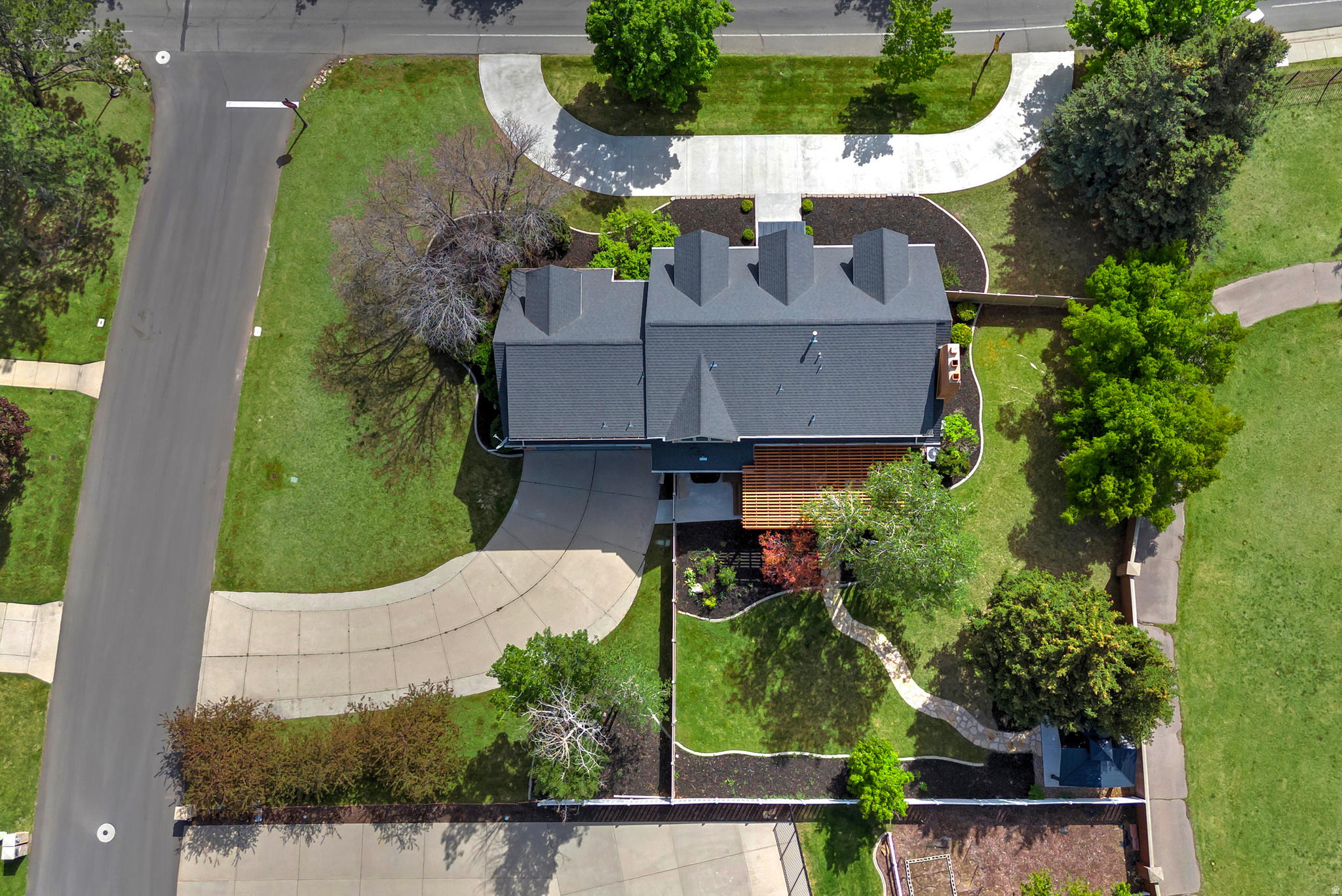 16 E GATEHOUSE LN