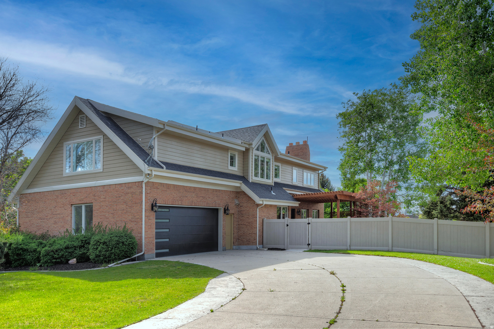16 E GATEHOUSE LN