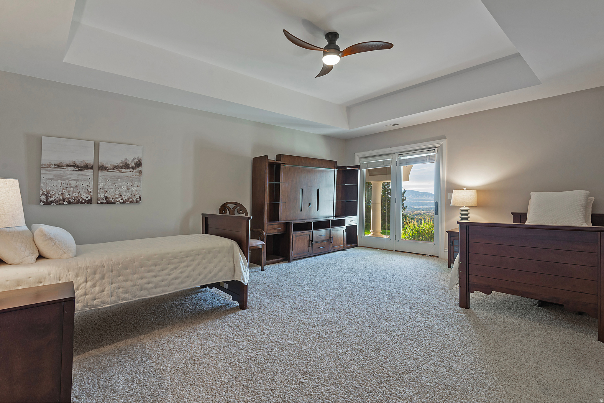 3222 E EAGLE VIEW CIR