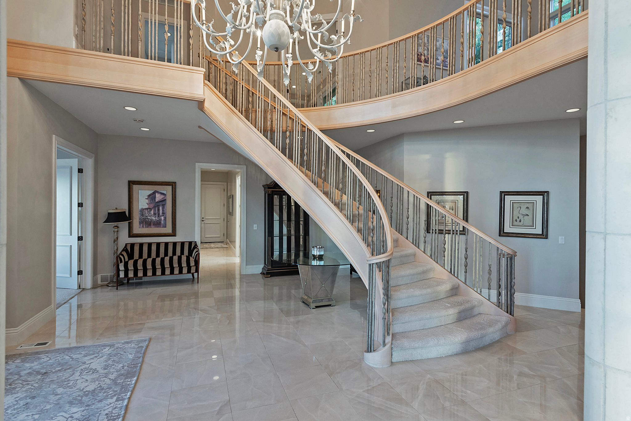 3222 E EAGLE VIEW CIR