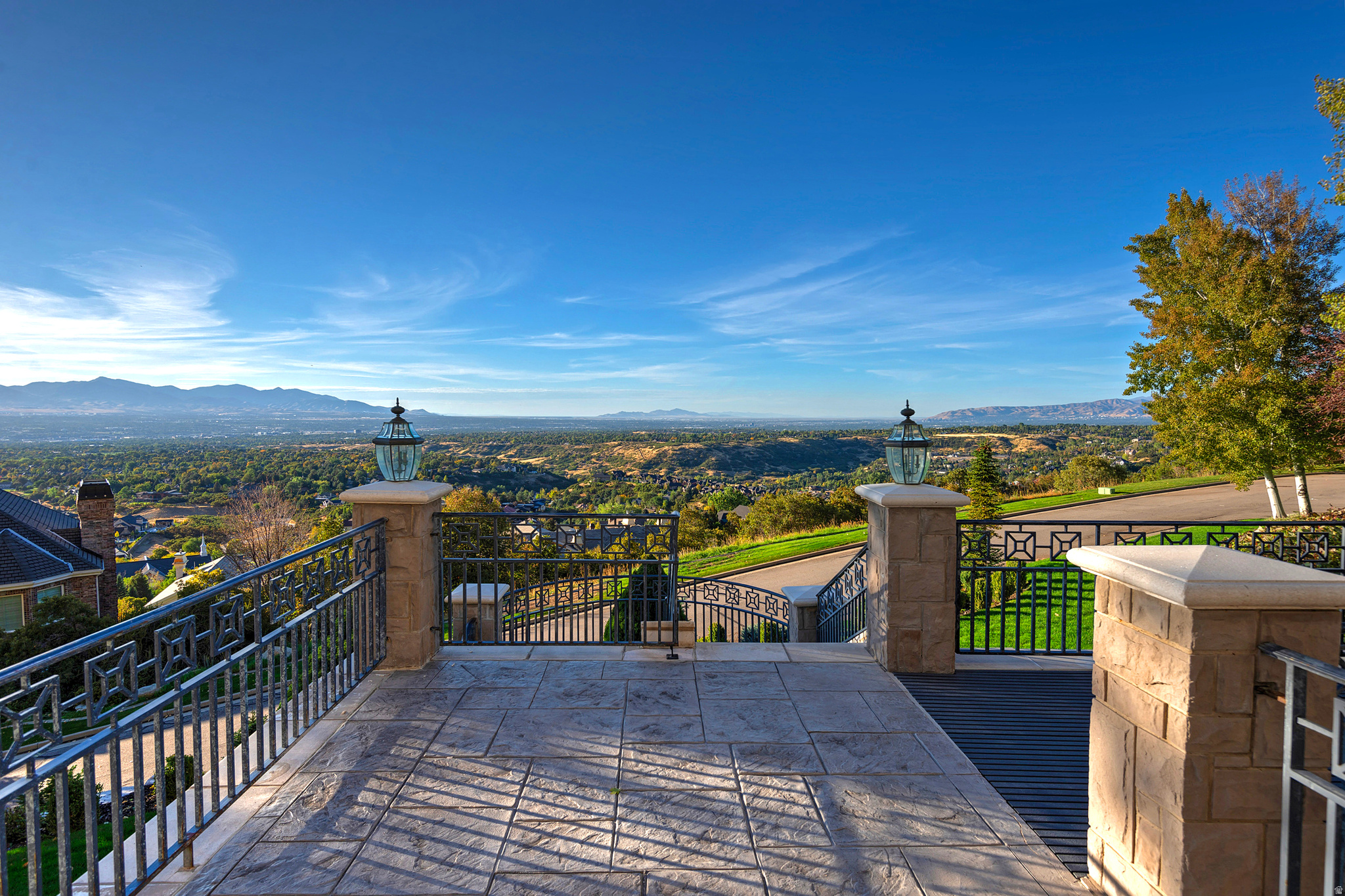 3222 E EAGLE VIEW CIR