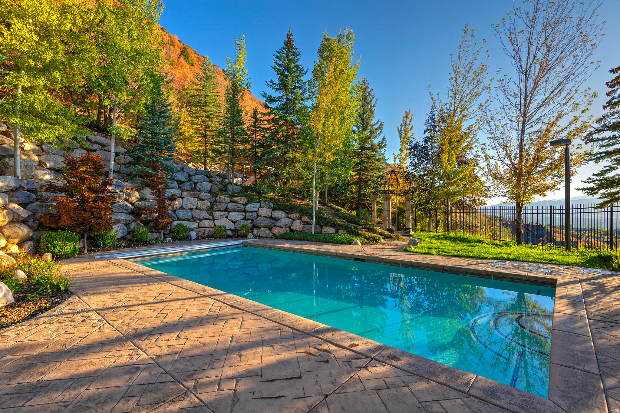 3222 E EAGLE VIEW CIR