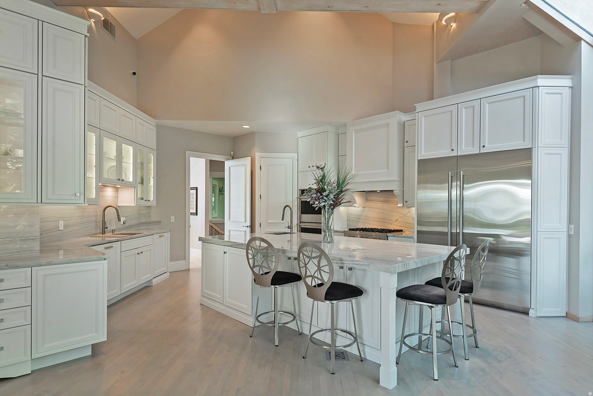 3222 E EAGLE VIEW CIR