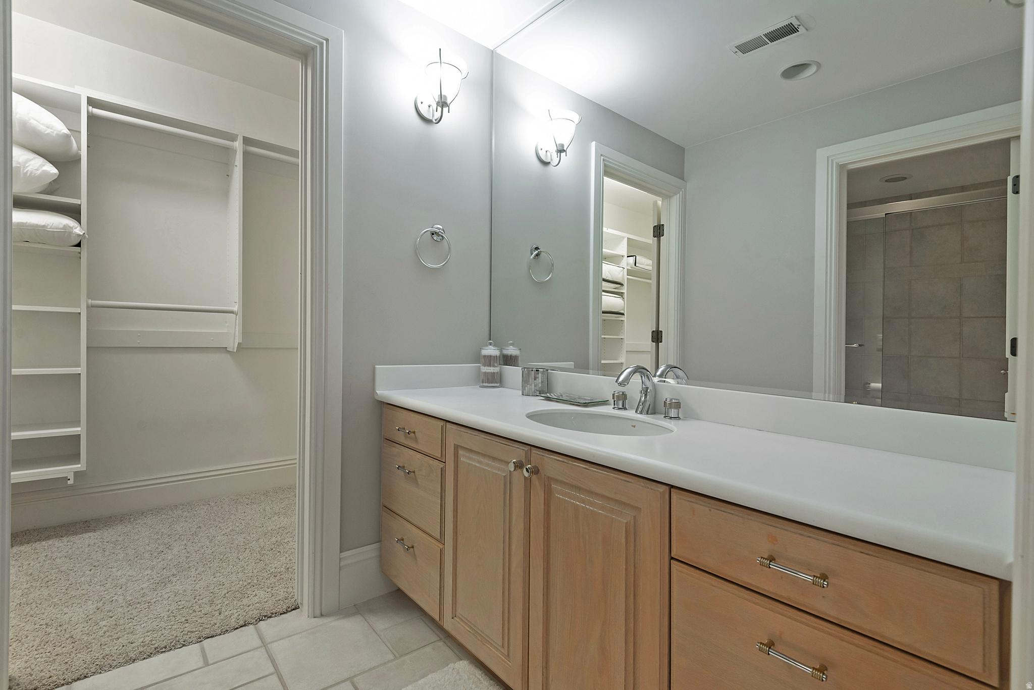 3222 E EAGLE VIEW CIR