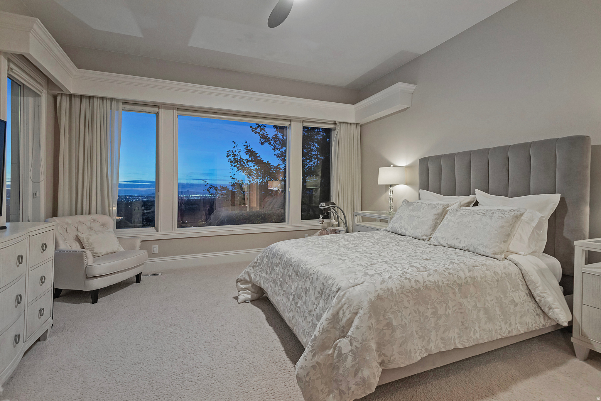 3222 E EAGLE VIEW CIR