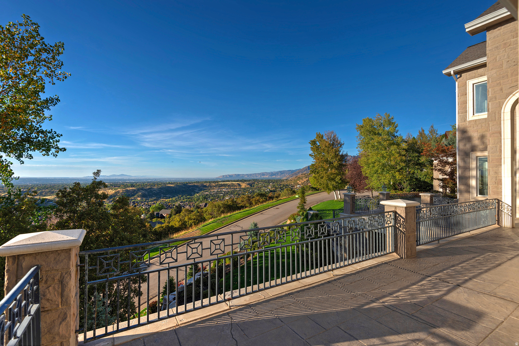 3222 E EAGLE VIEW CIR