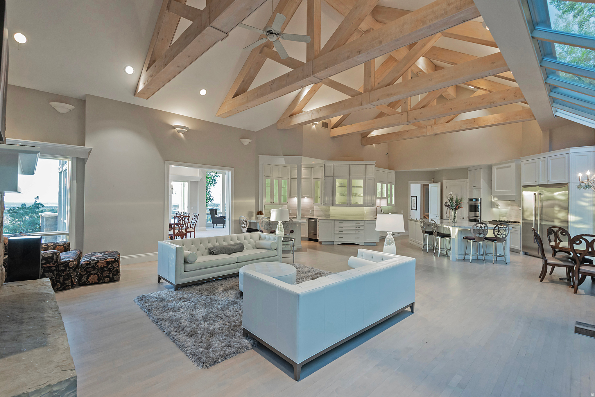 3222 E EAGLE VIEW CIR
