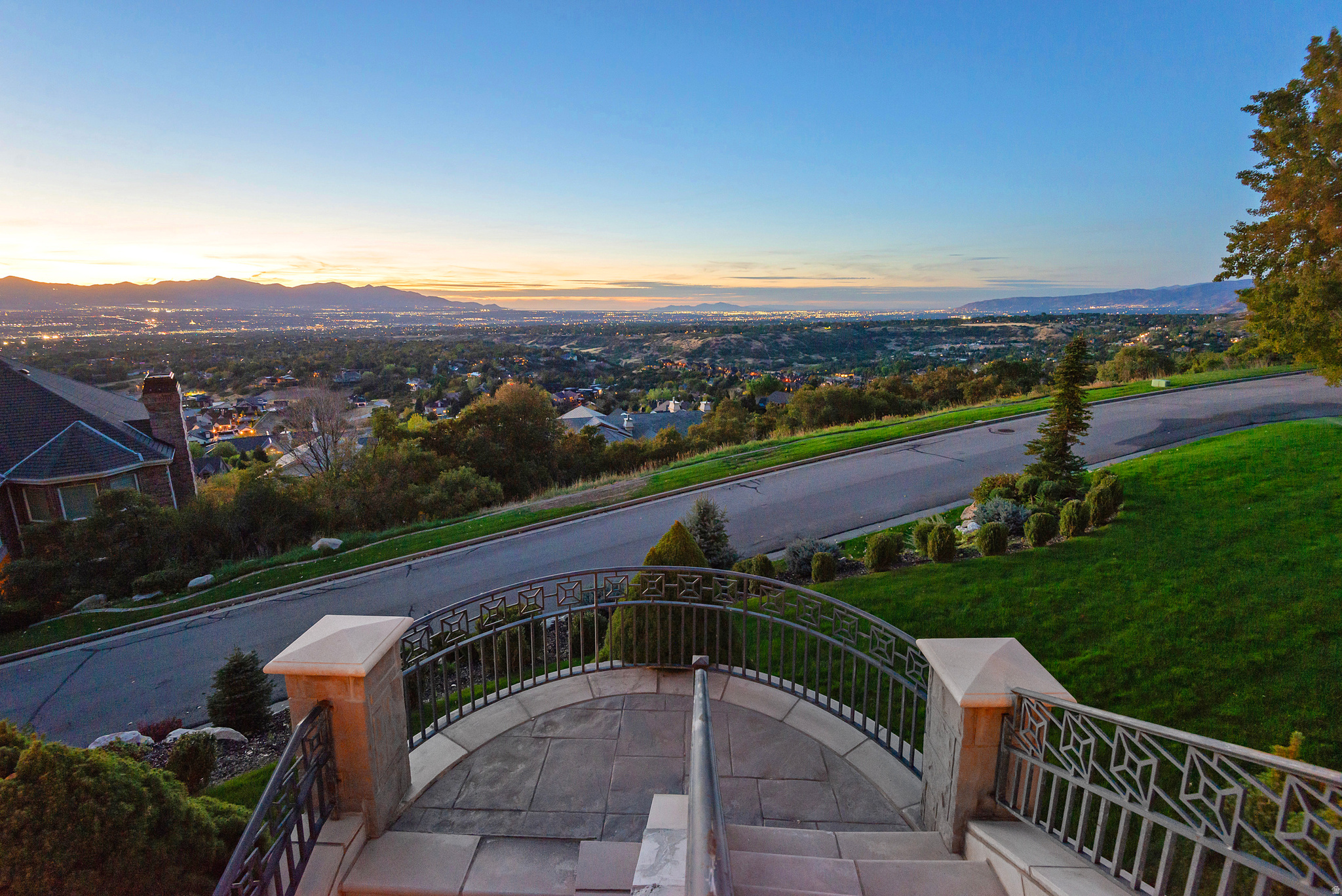 3222 E EAGLE VIEW CIR