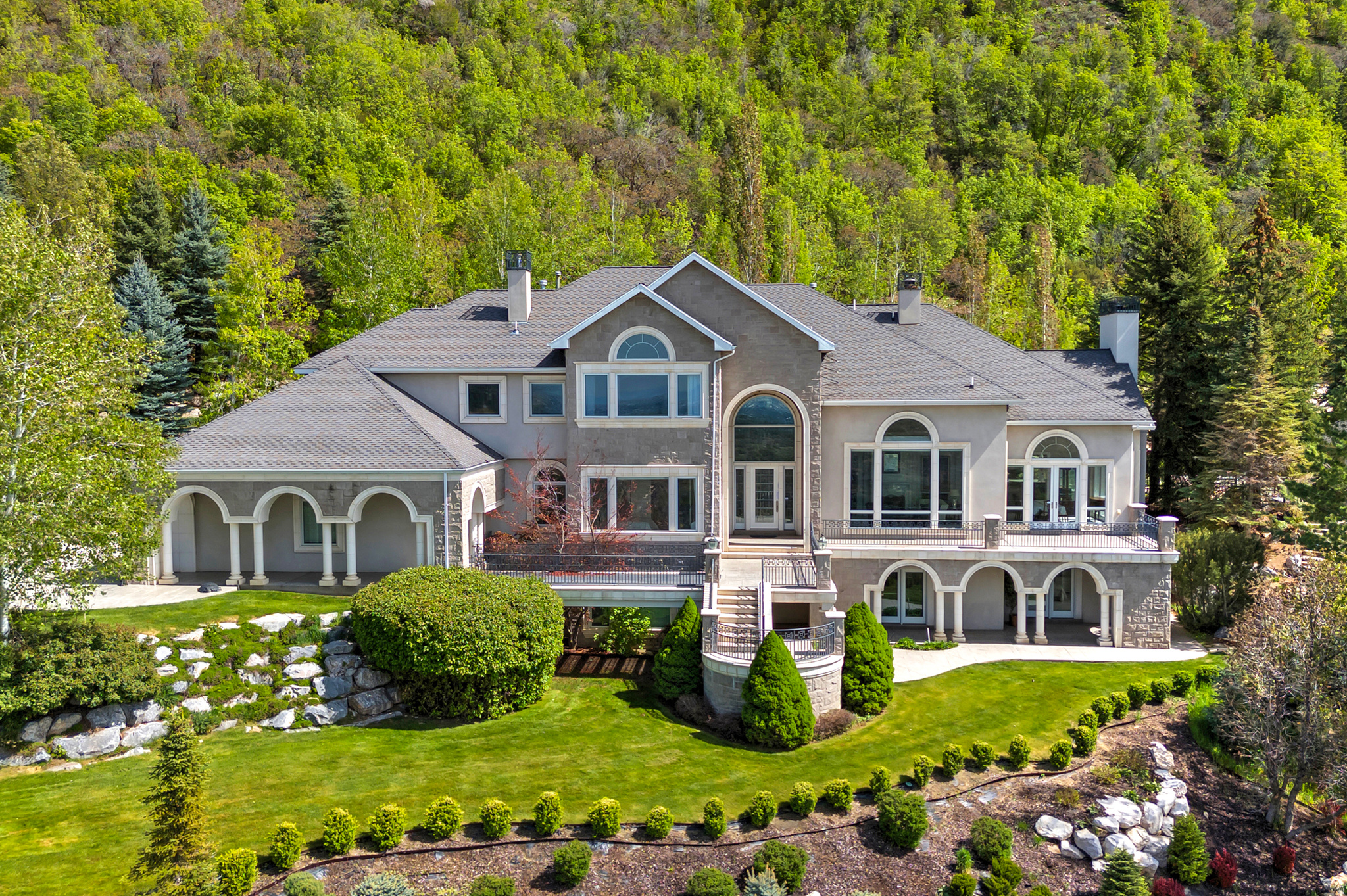3222 E EAGLE VIEW CIR