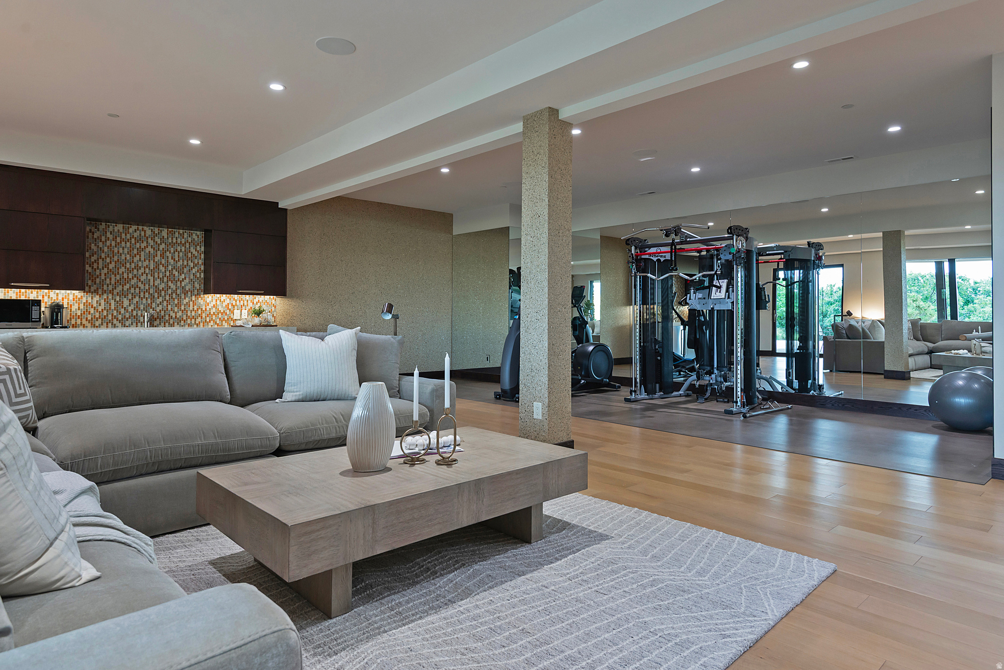 350 E CAPITOL OAKS LN