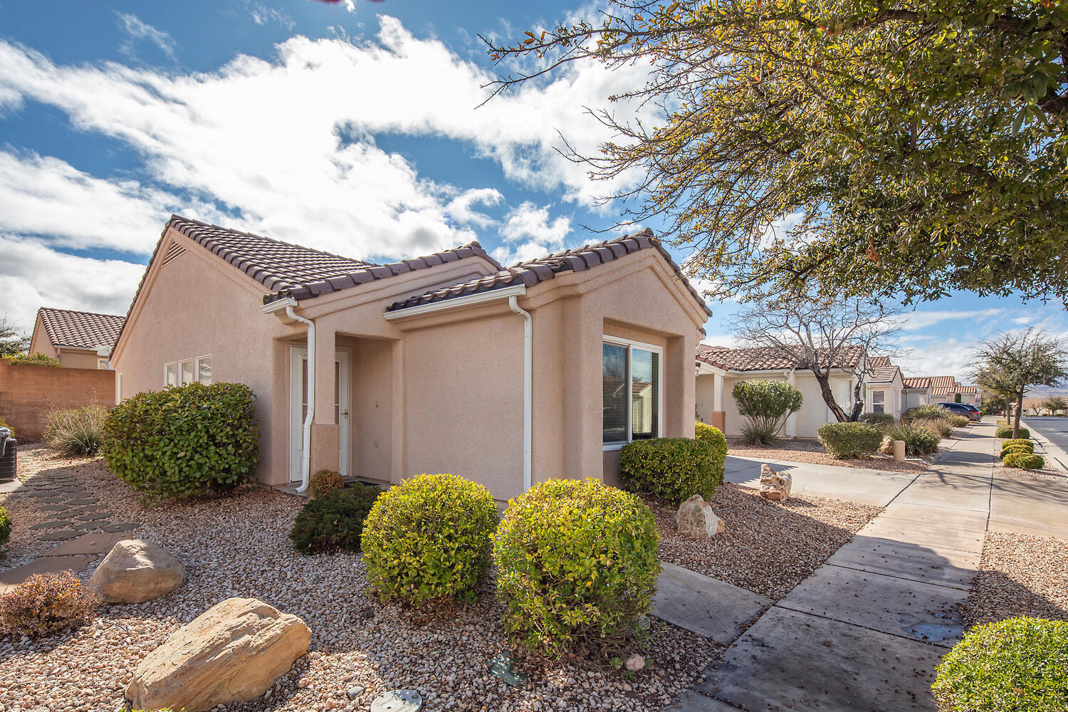 1789 Wide River DR