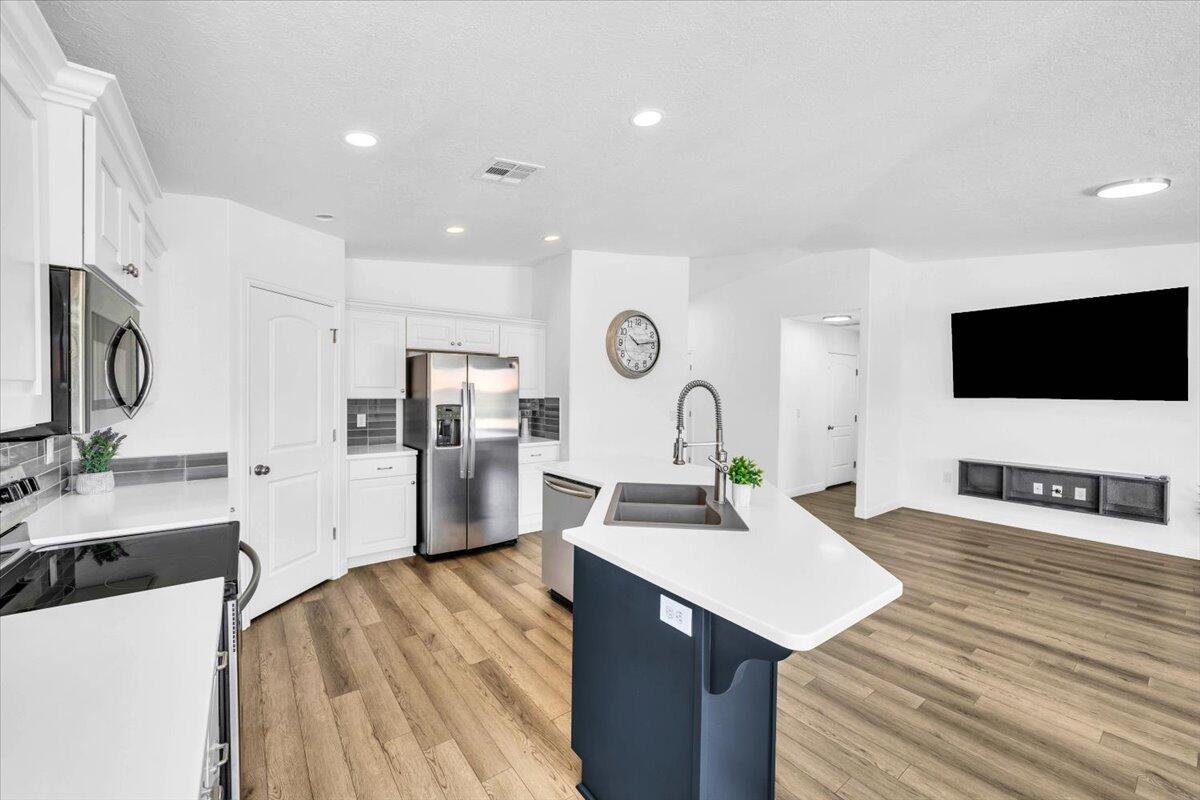 517 Sun Dusk LN