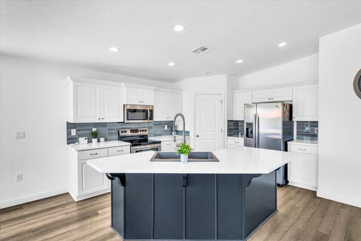 517 Sun Dusk LN