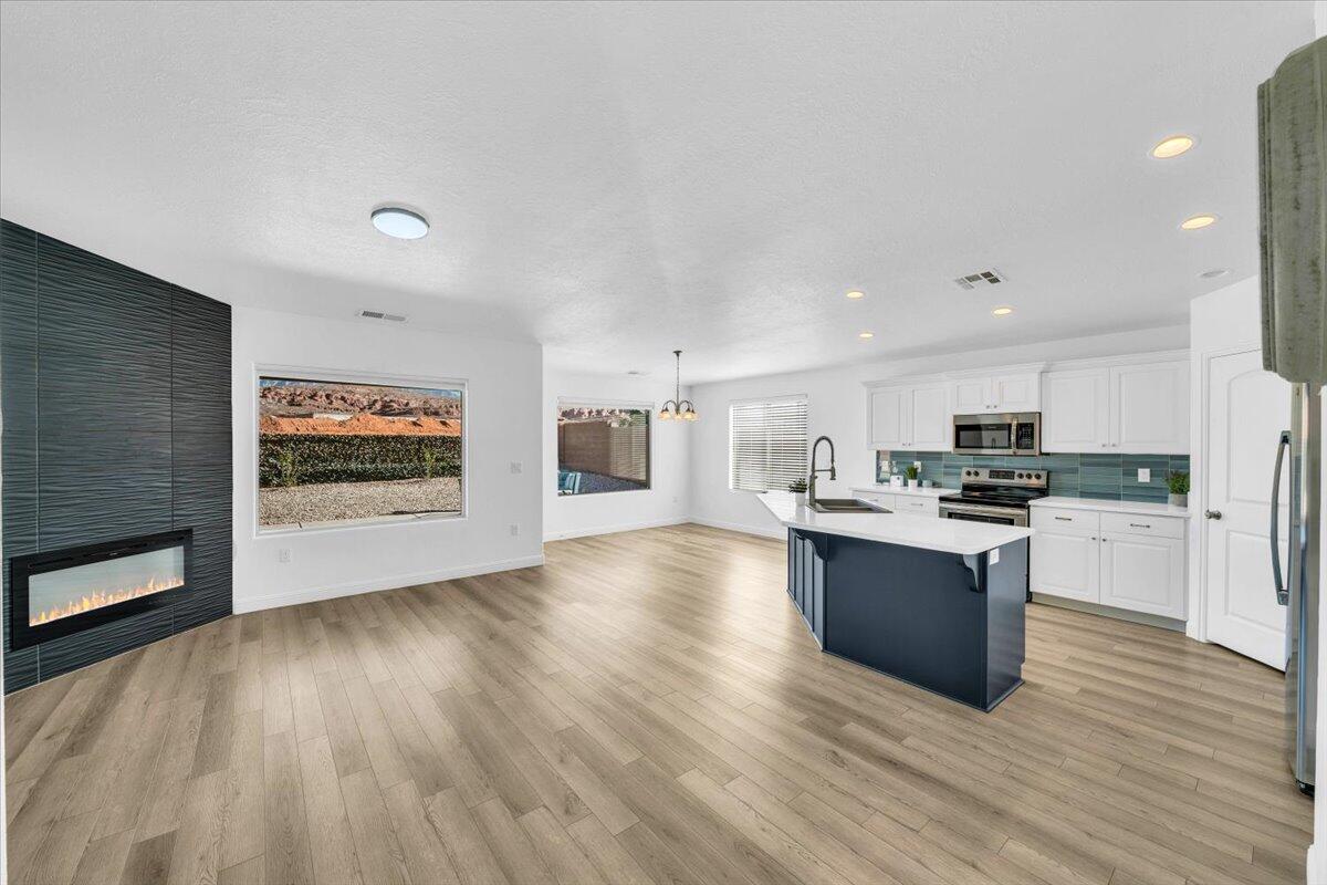 517 Sun Dusk LN