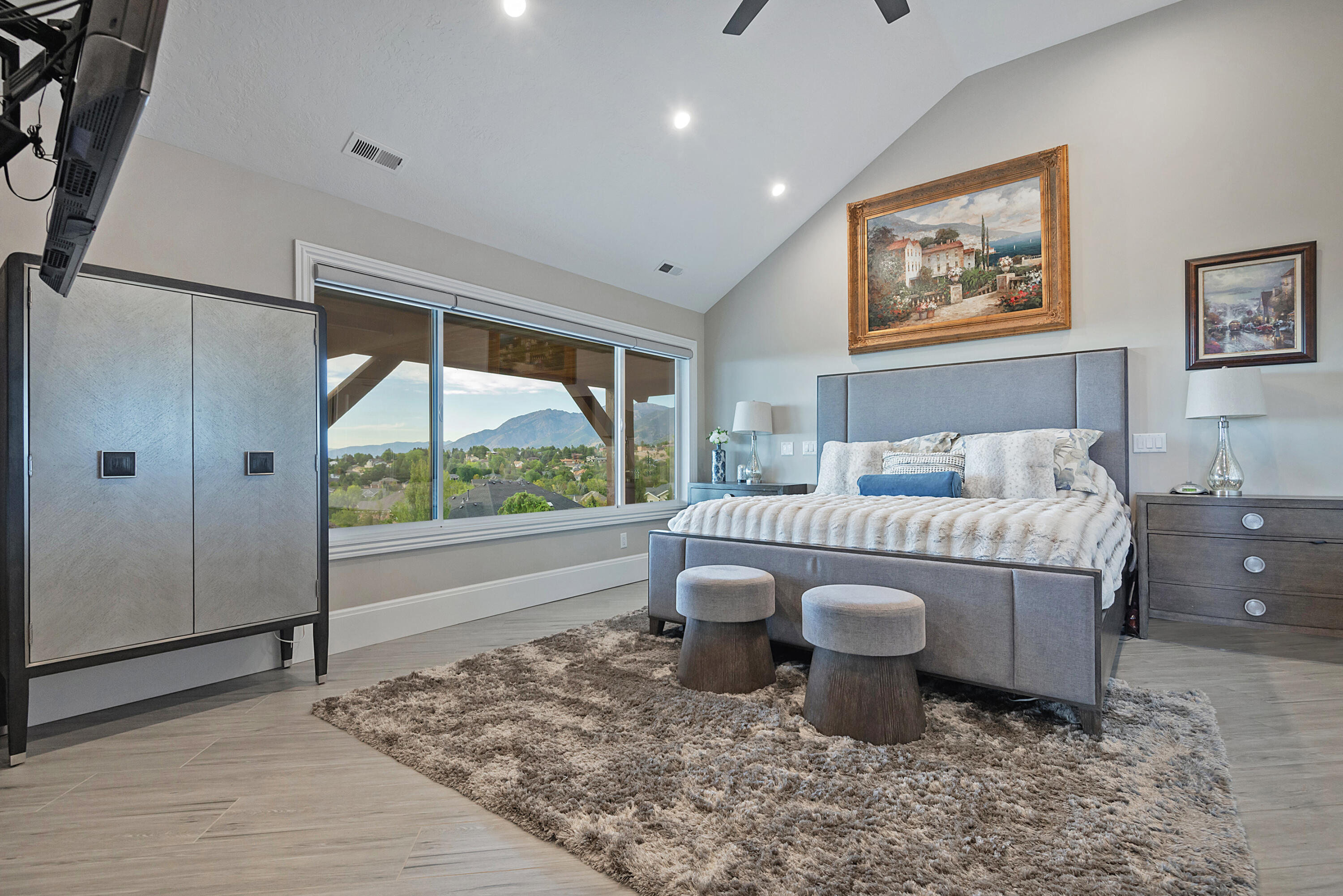 2373 E Bear Hills CIR