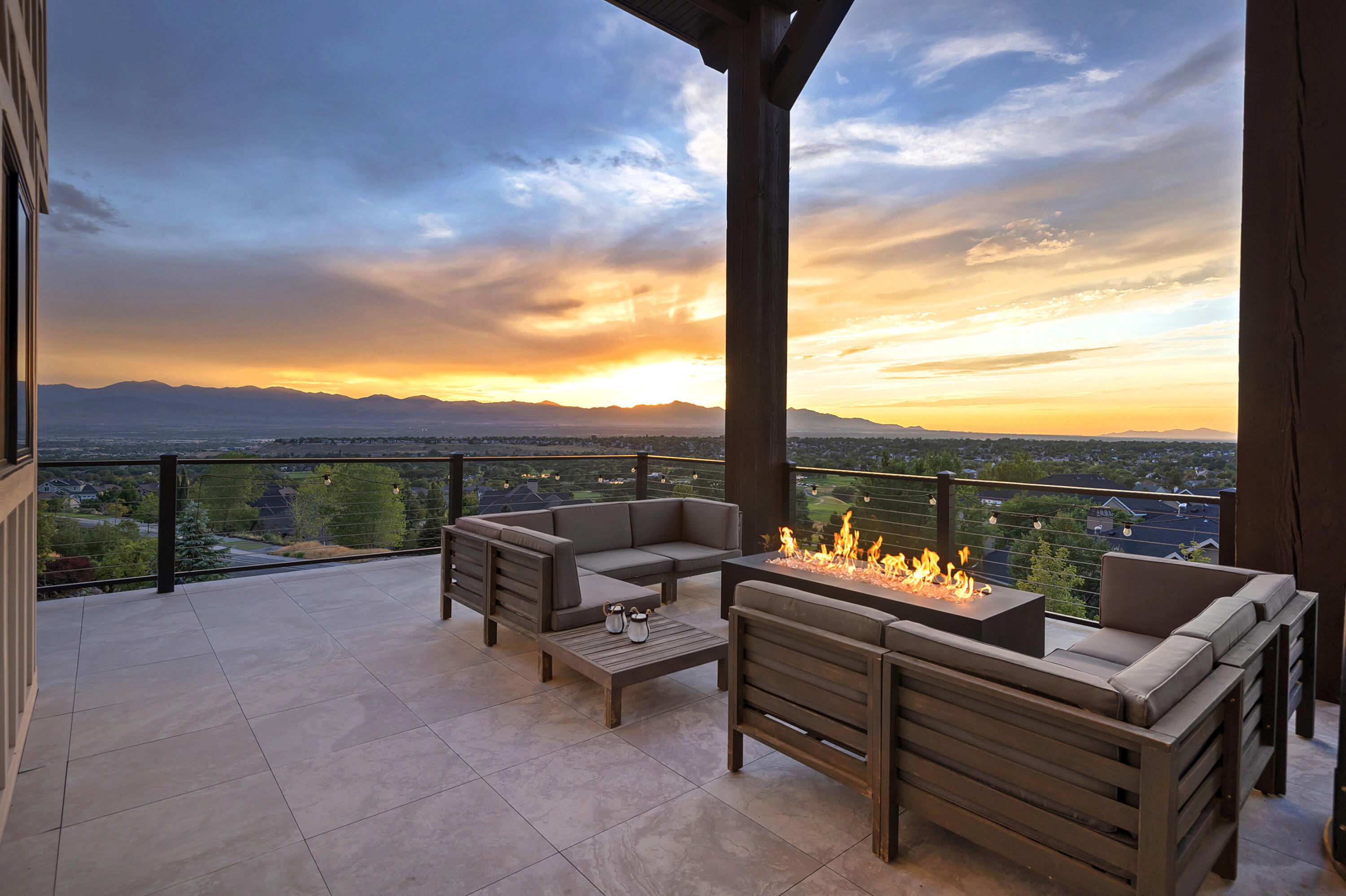 2373 E Bear Hills CIR