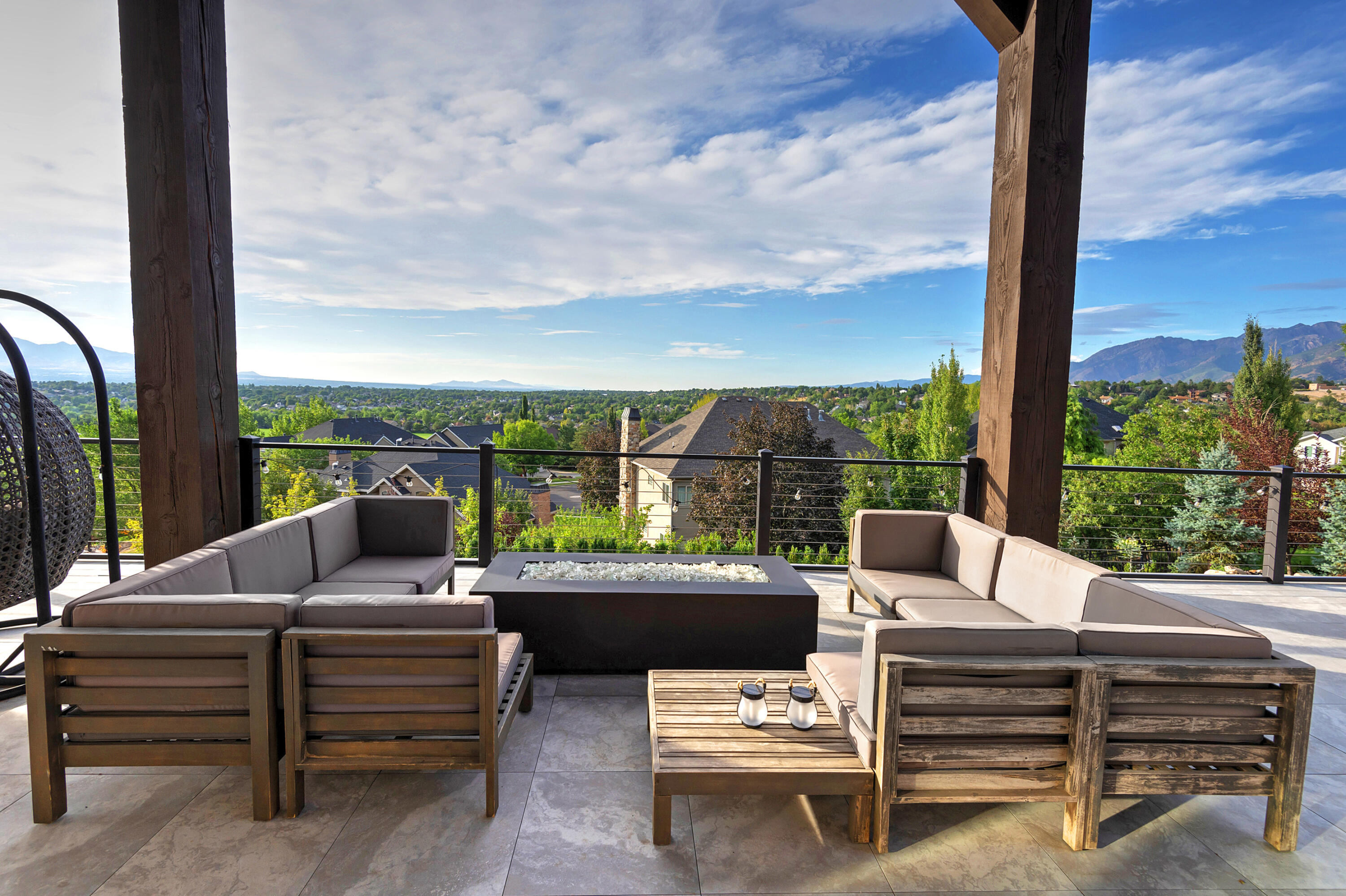 2373 E Bear Hills CIR