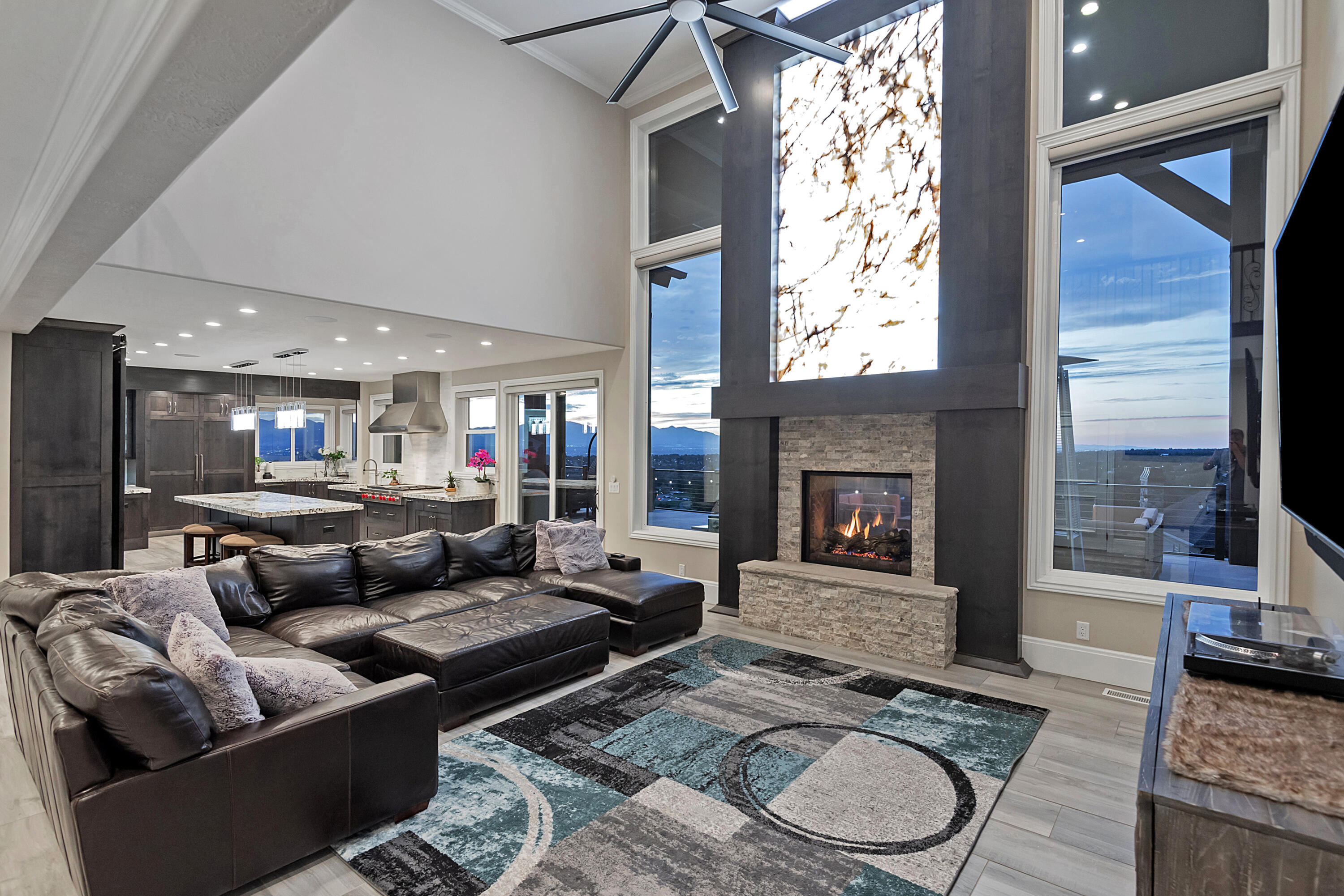 2373 E Bear Hills CIR
