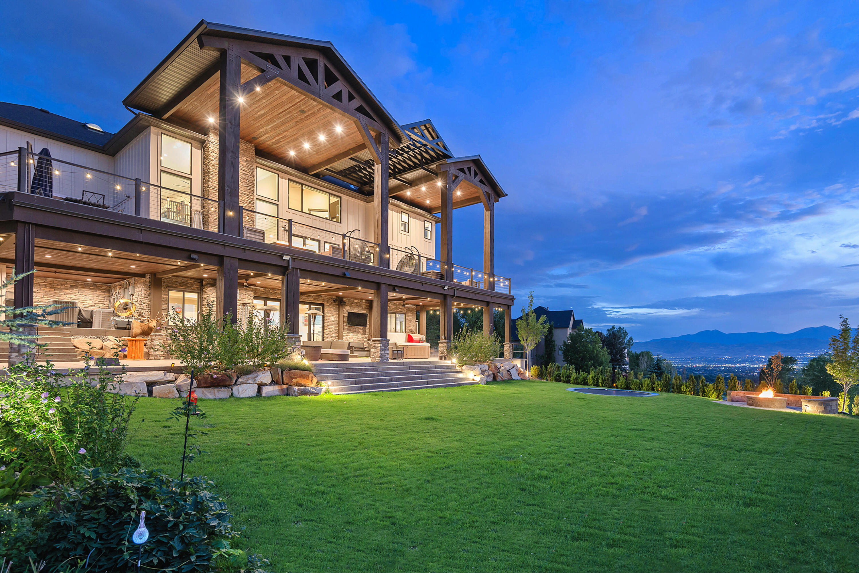 2373 E Bear Hills CIR