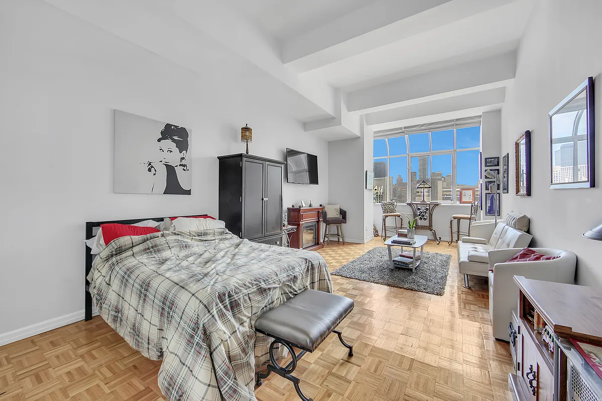 310 E 46th Street 21f