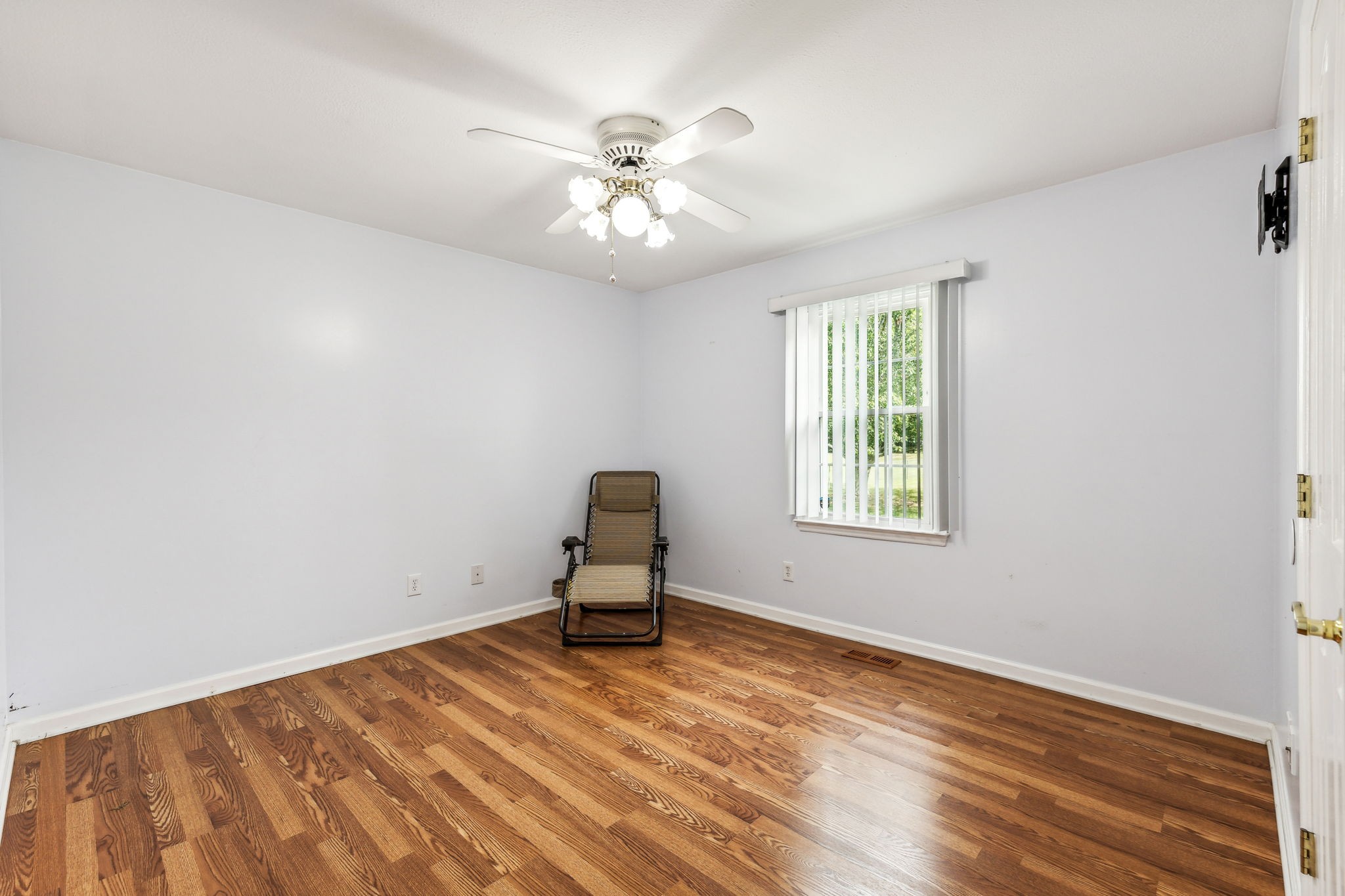 935 Rutledge Dr