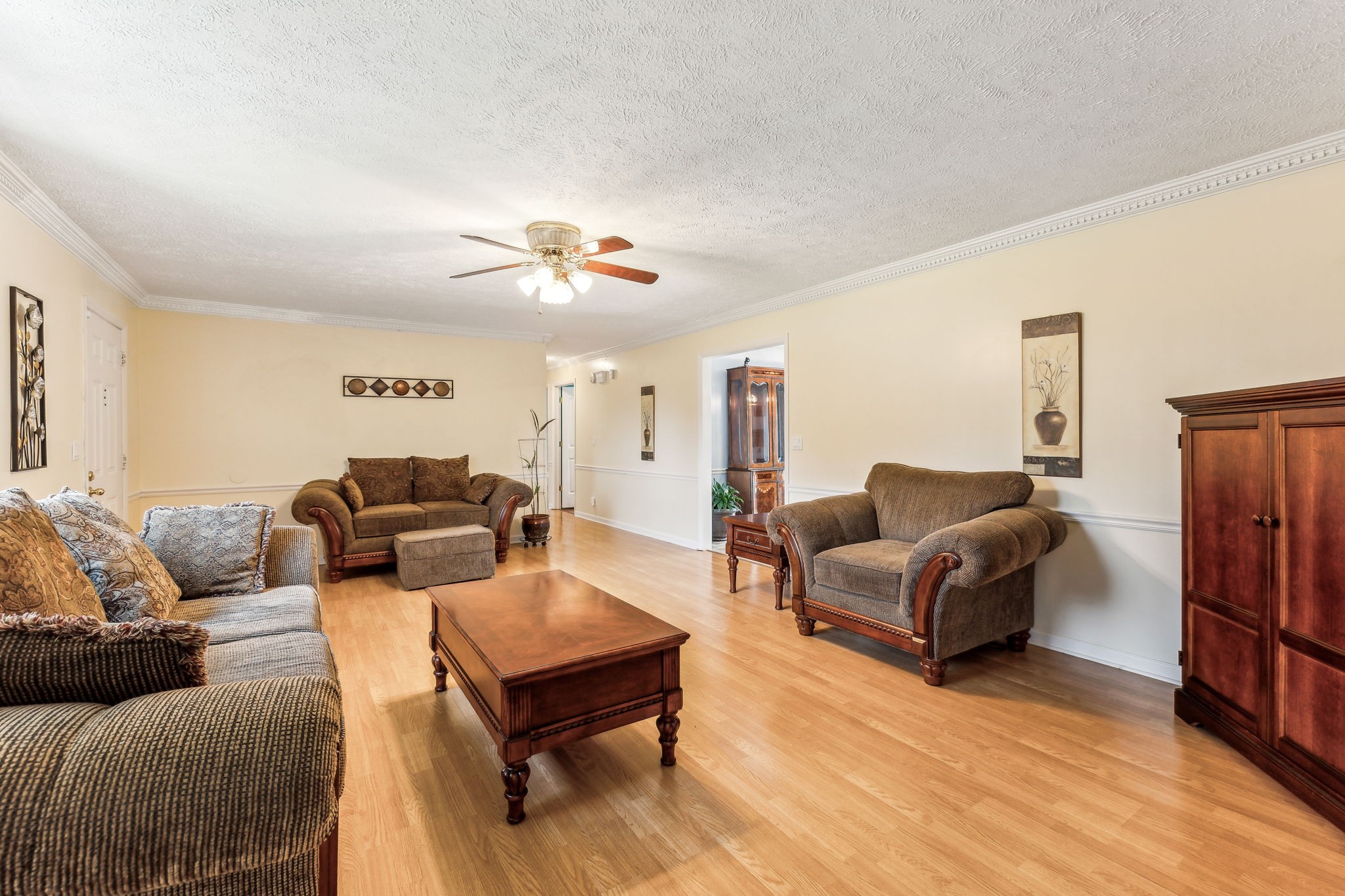 935 Rutledge Dr