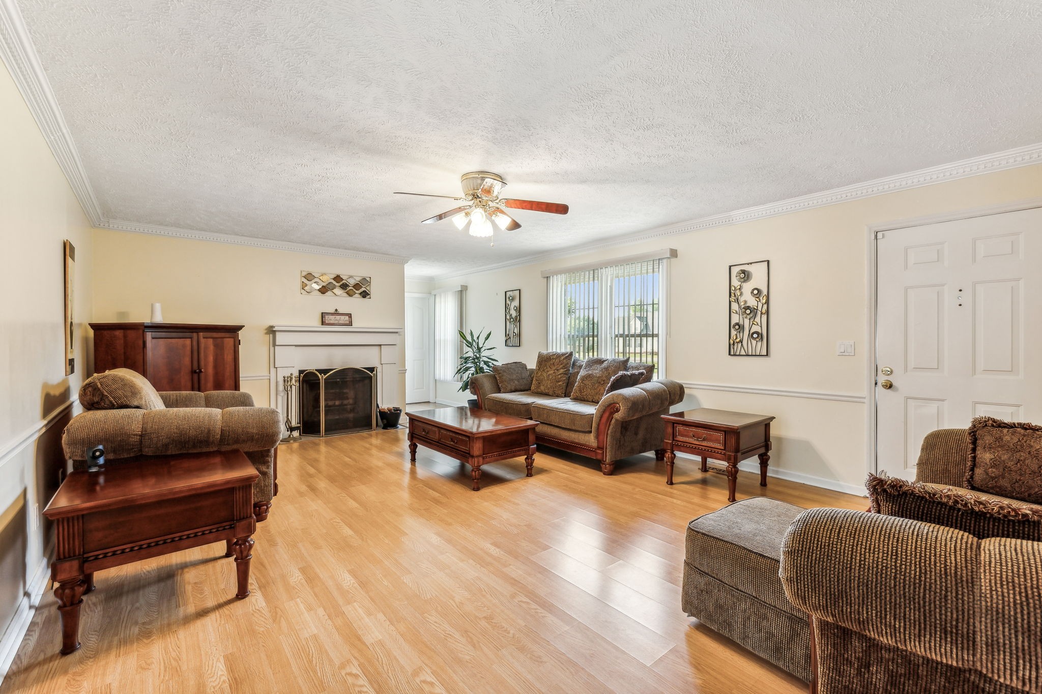 935 Rutledge Dr