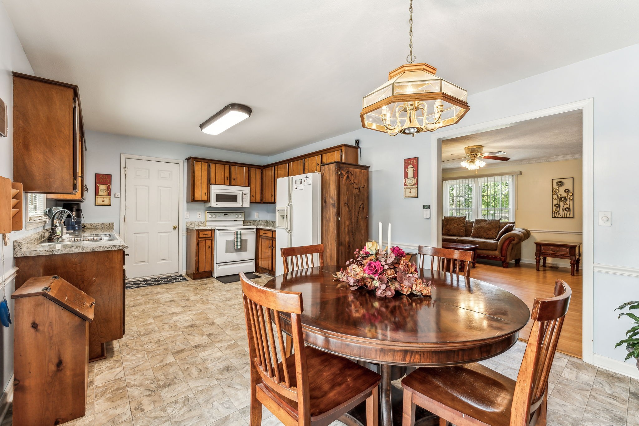 935 Rutledge Dr