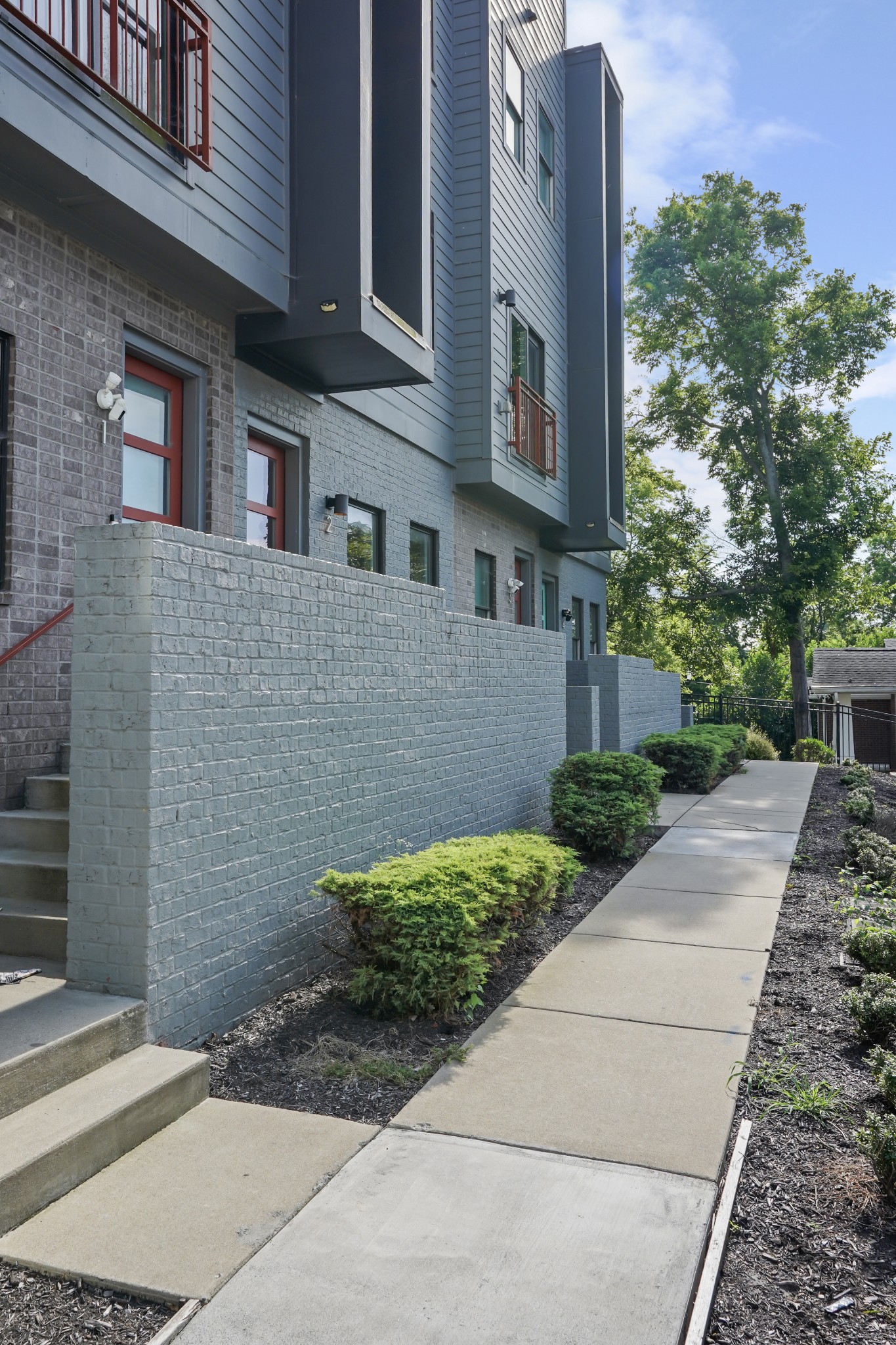 613 27th Ave, N Unit: 2
