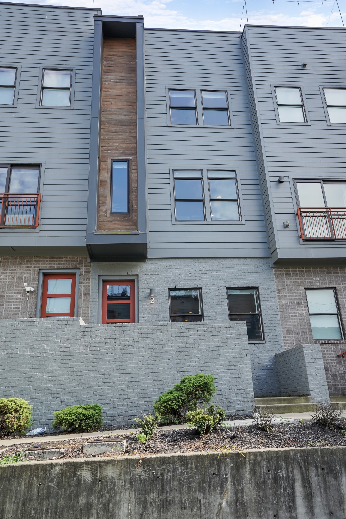 613 27th Ave, N Unit: 2
