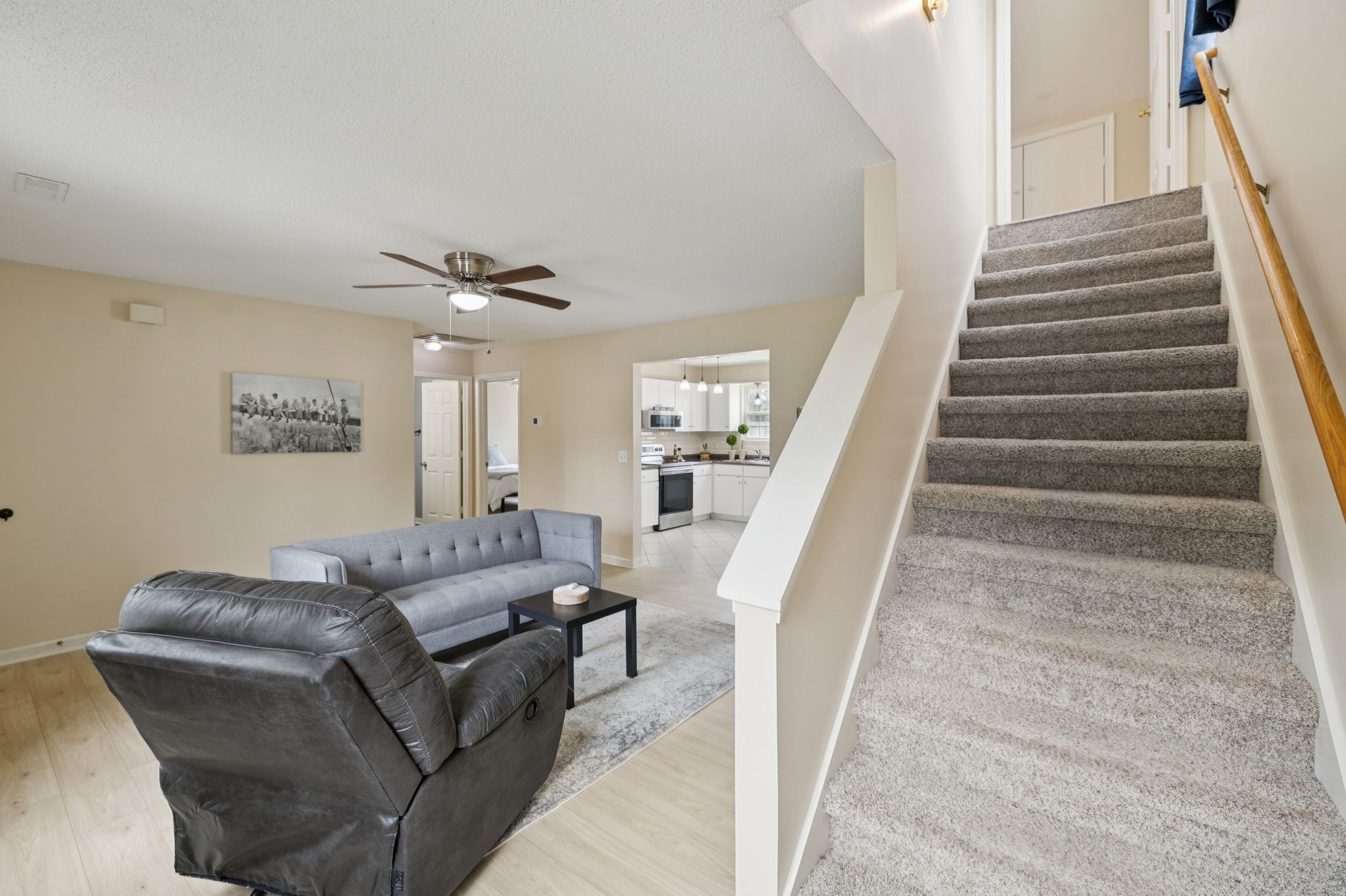 1453 Rochester Dr