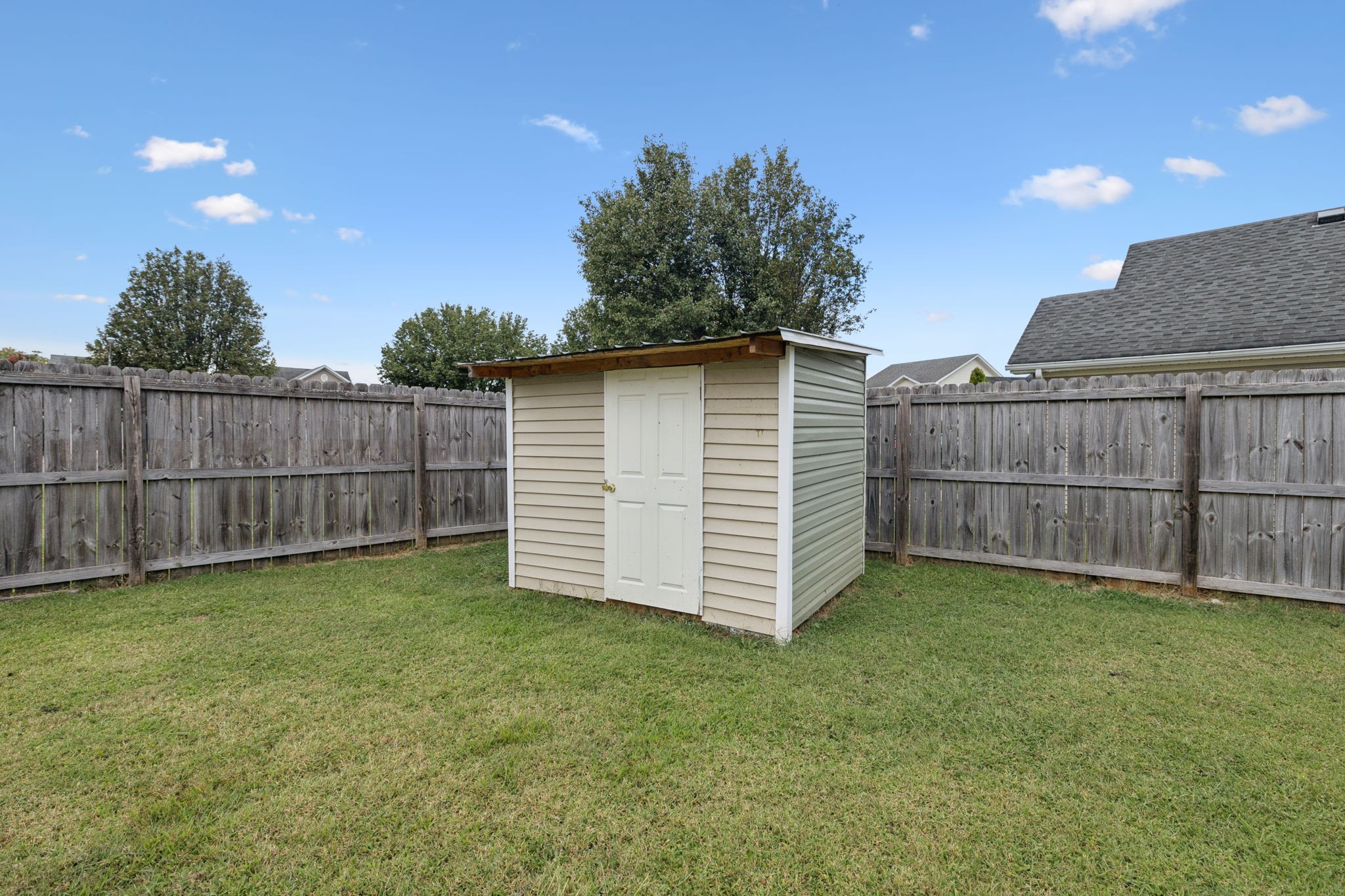1453 Rochester Dr