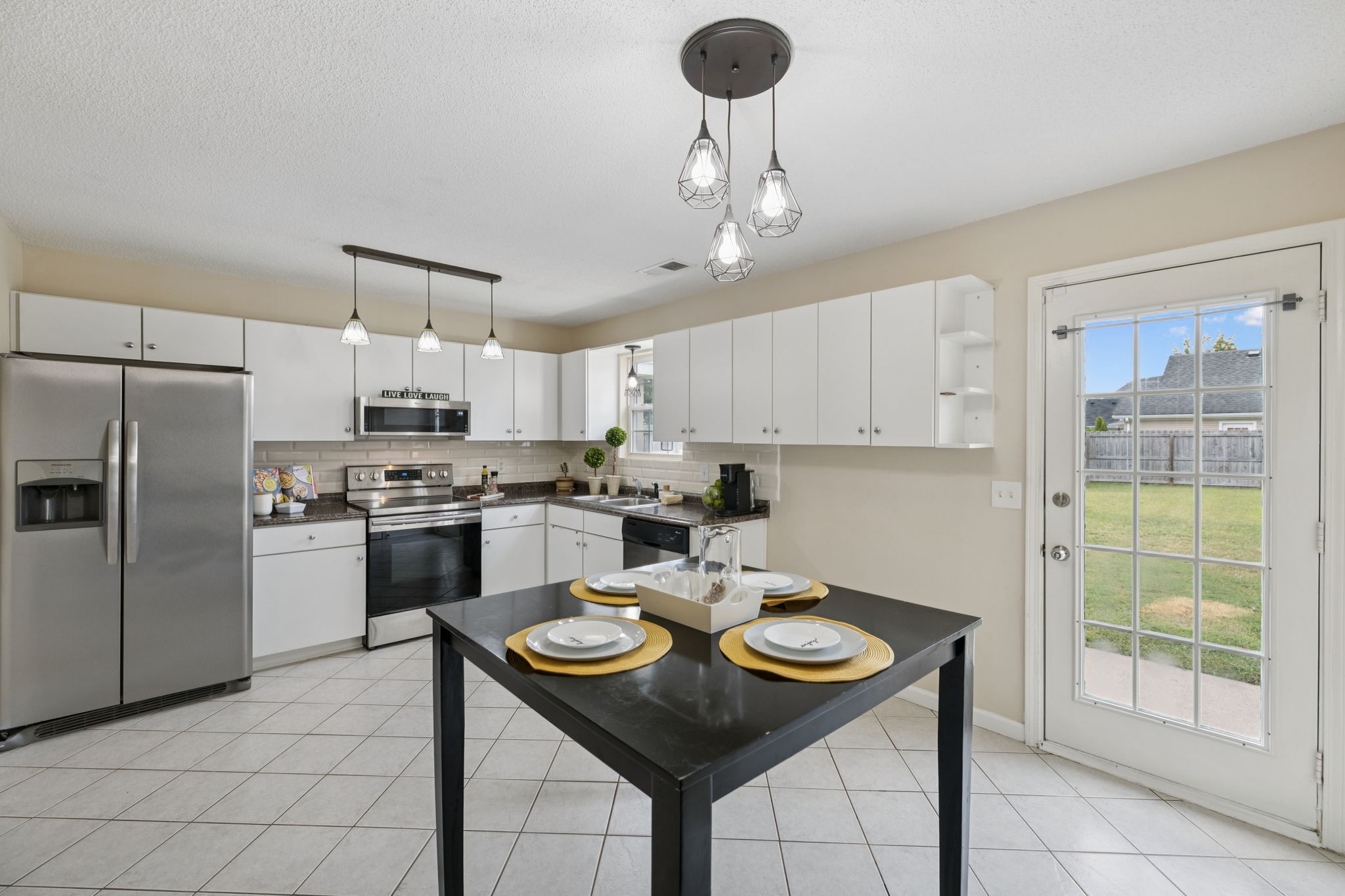 1453 Rochester Dr