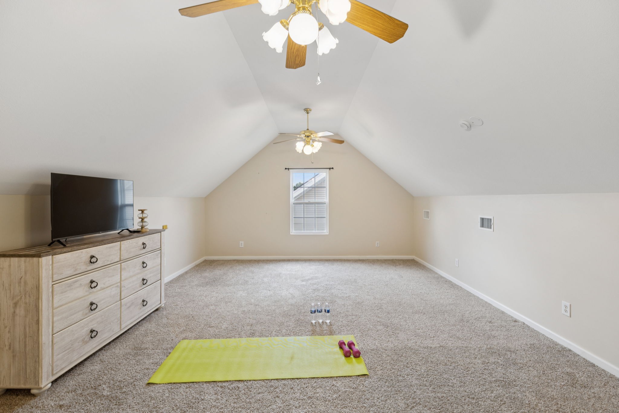 1453 Rochester Dr