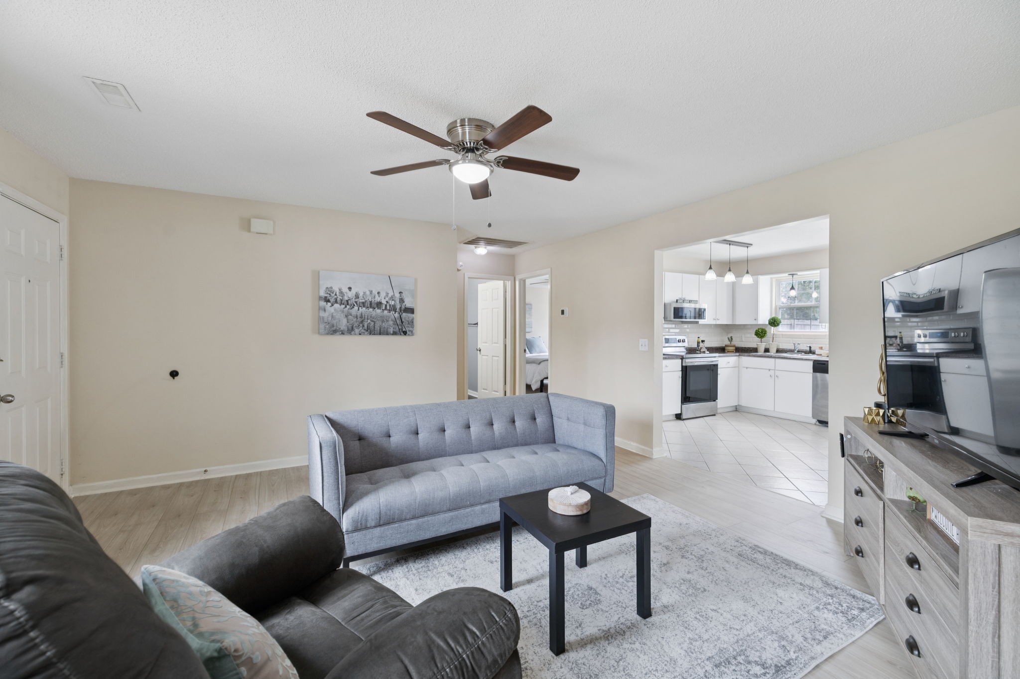 1453 Rochester Dr