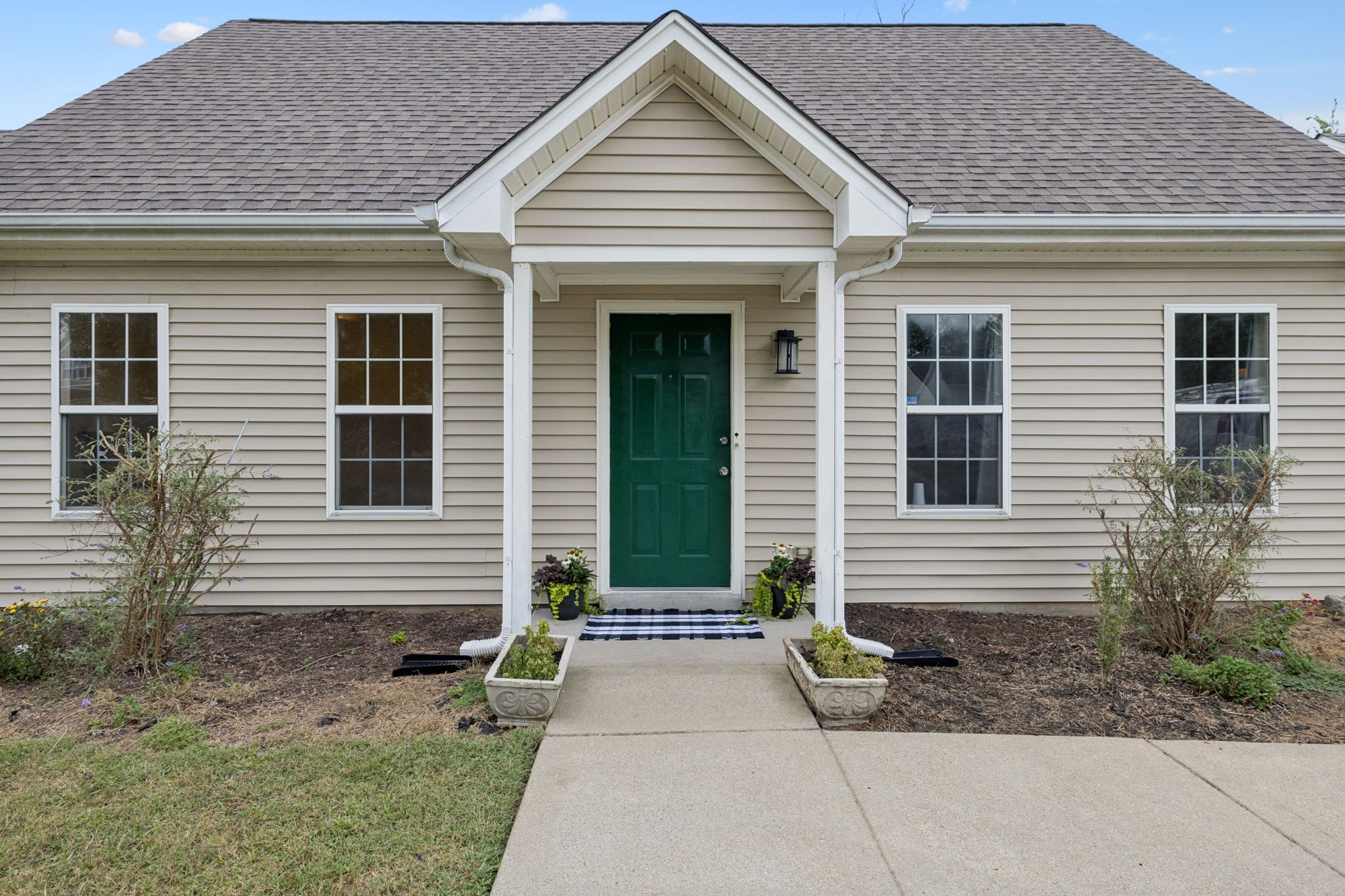 1453 Rochester Dr