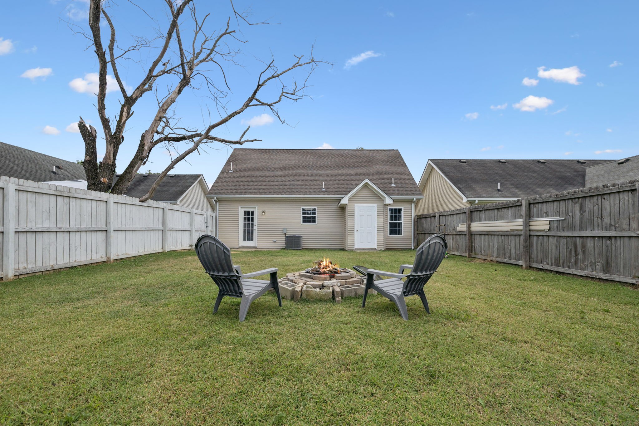 1453 Rochester Dr