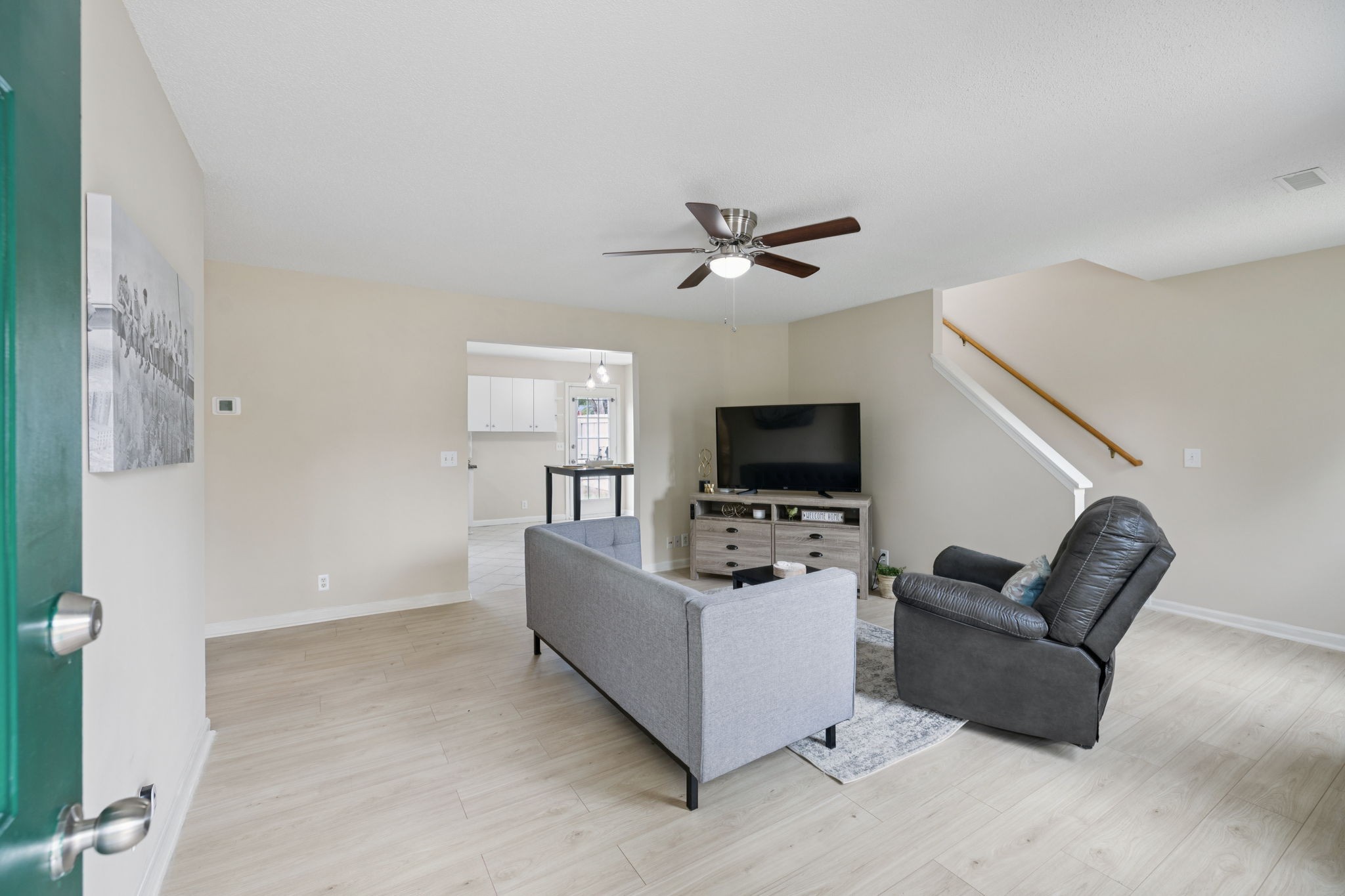 1453 Rochester Dr