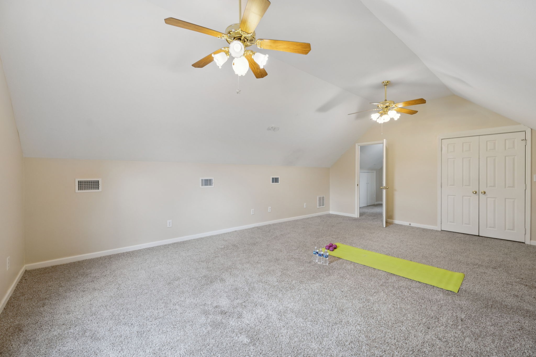 1453 Rochester Dr