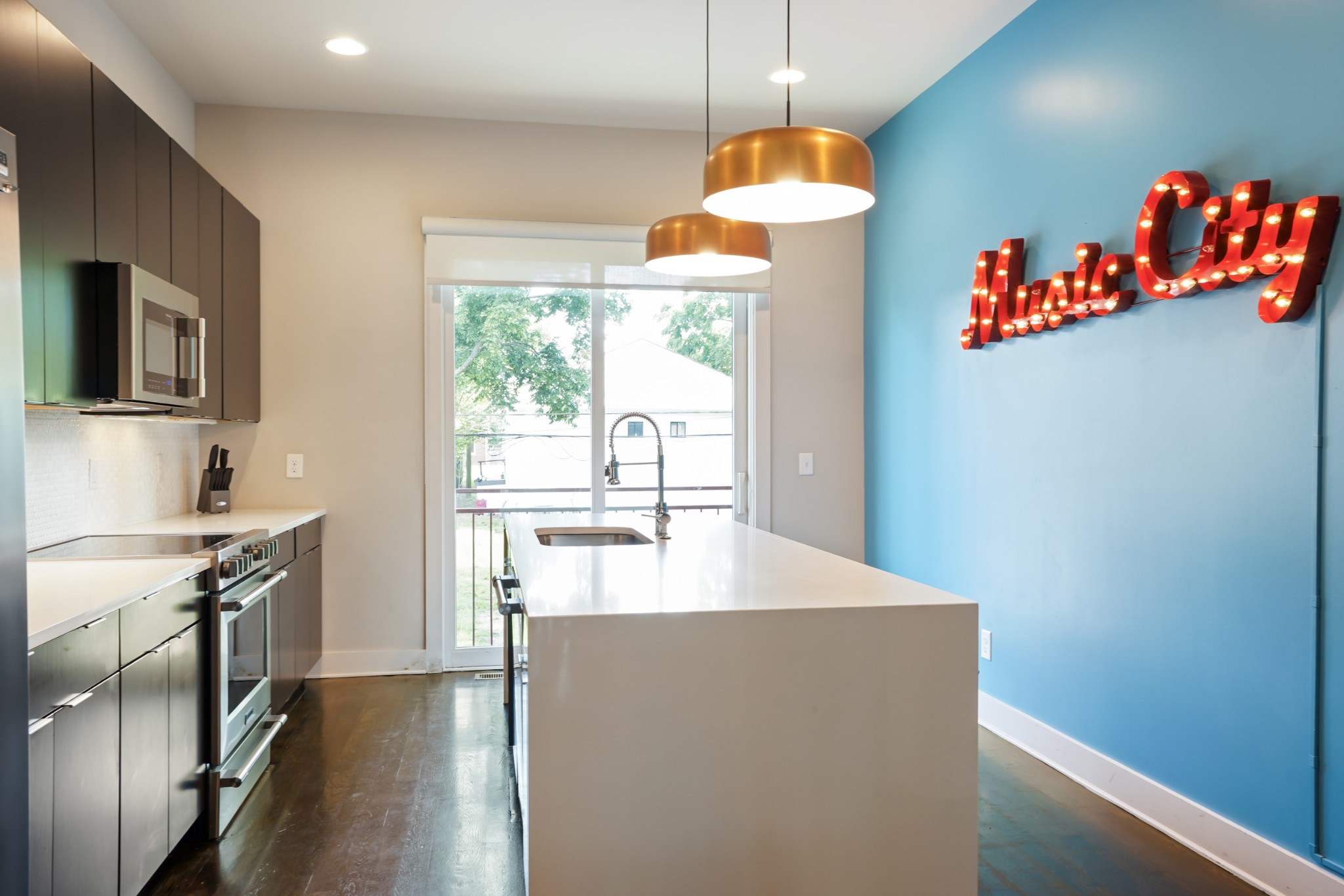 613 27th Ave, N Unit: 2